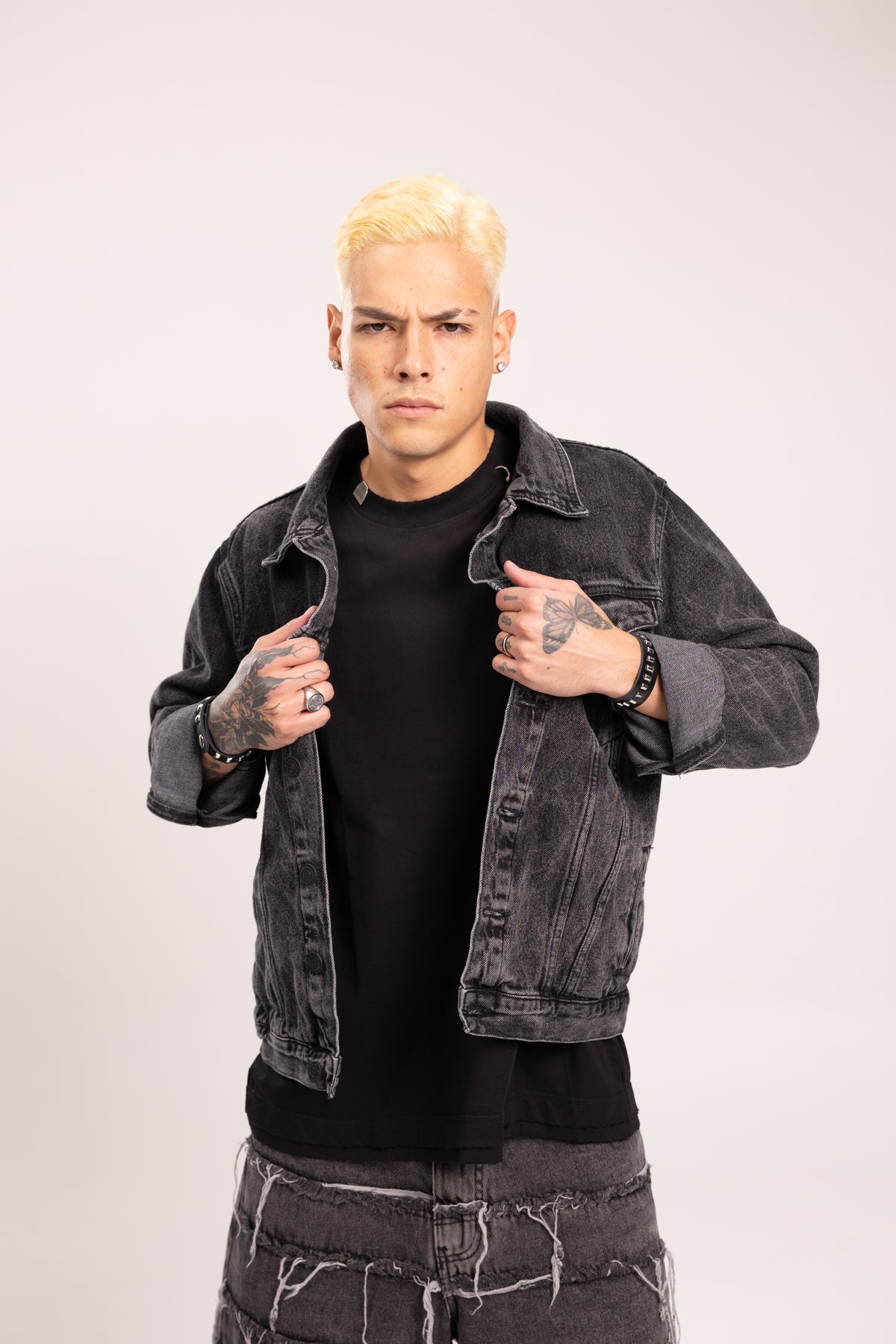 Chaqueta Denim Slim Fit para Hombre - Chaqueta Trucker de Mezclilla con Bolsillos y Herrajes Estilo Darkwear Streetwear
