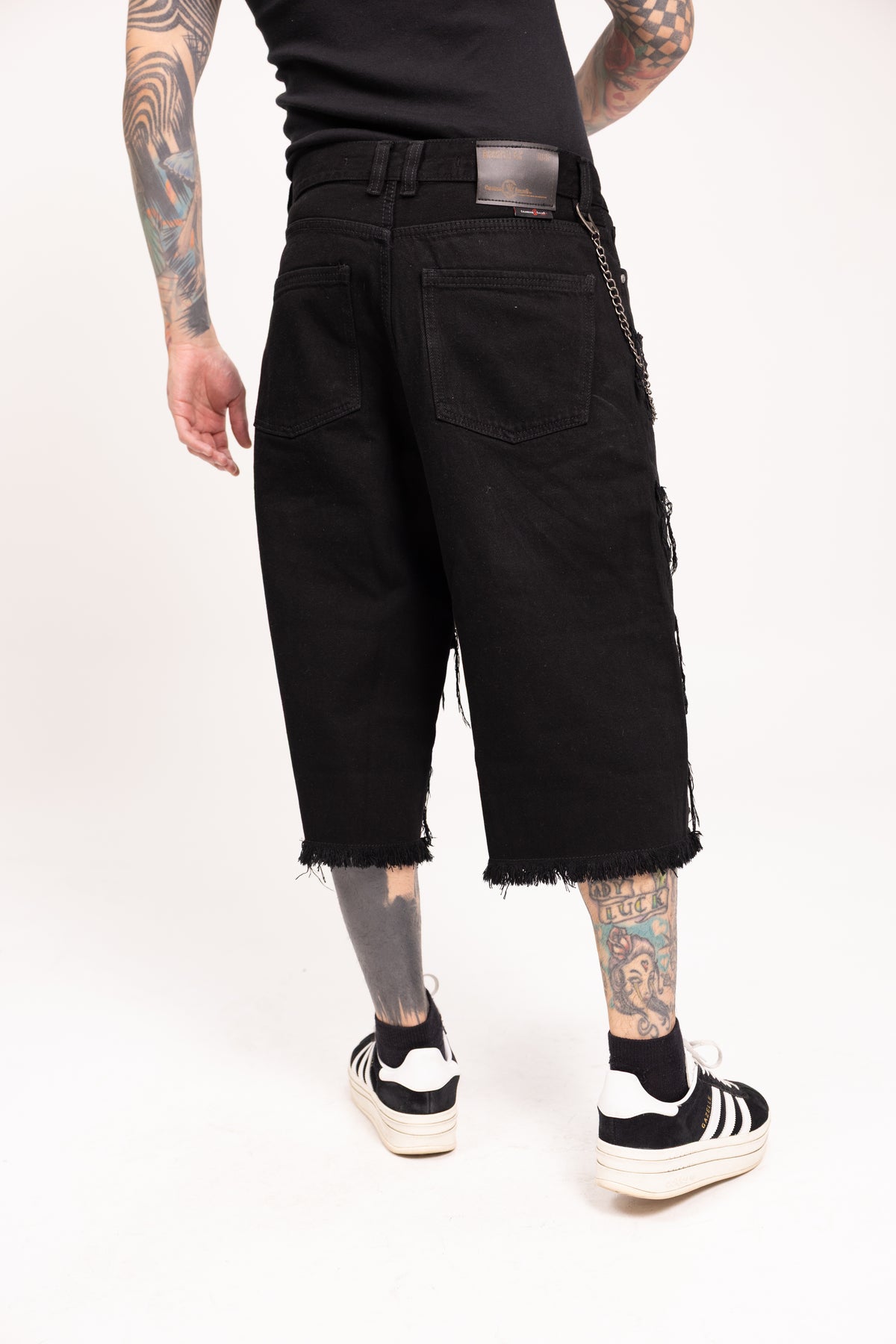 Jorts Baggy con Flecos y Costuras Desflecadas - Bermuda Denim Estilo Grunge Punk con Cadena