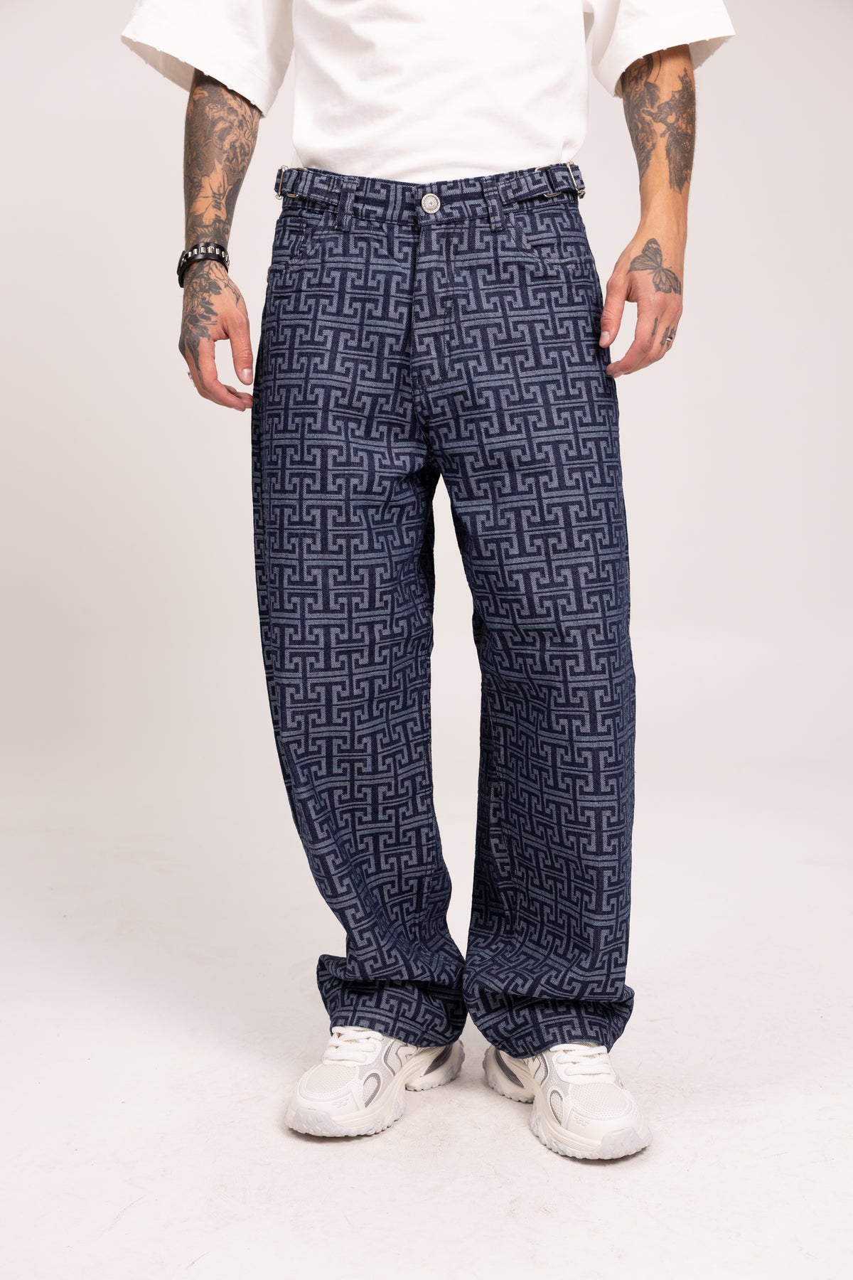 Jean Super Baggy Muisca para Hombre - Pantalón Denim Azul con Patrón Monograma Geométrico Estilo Streetwear