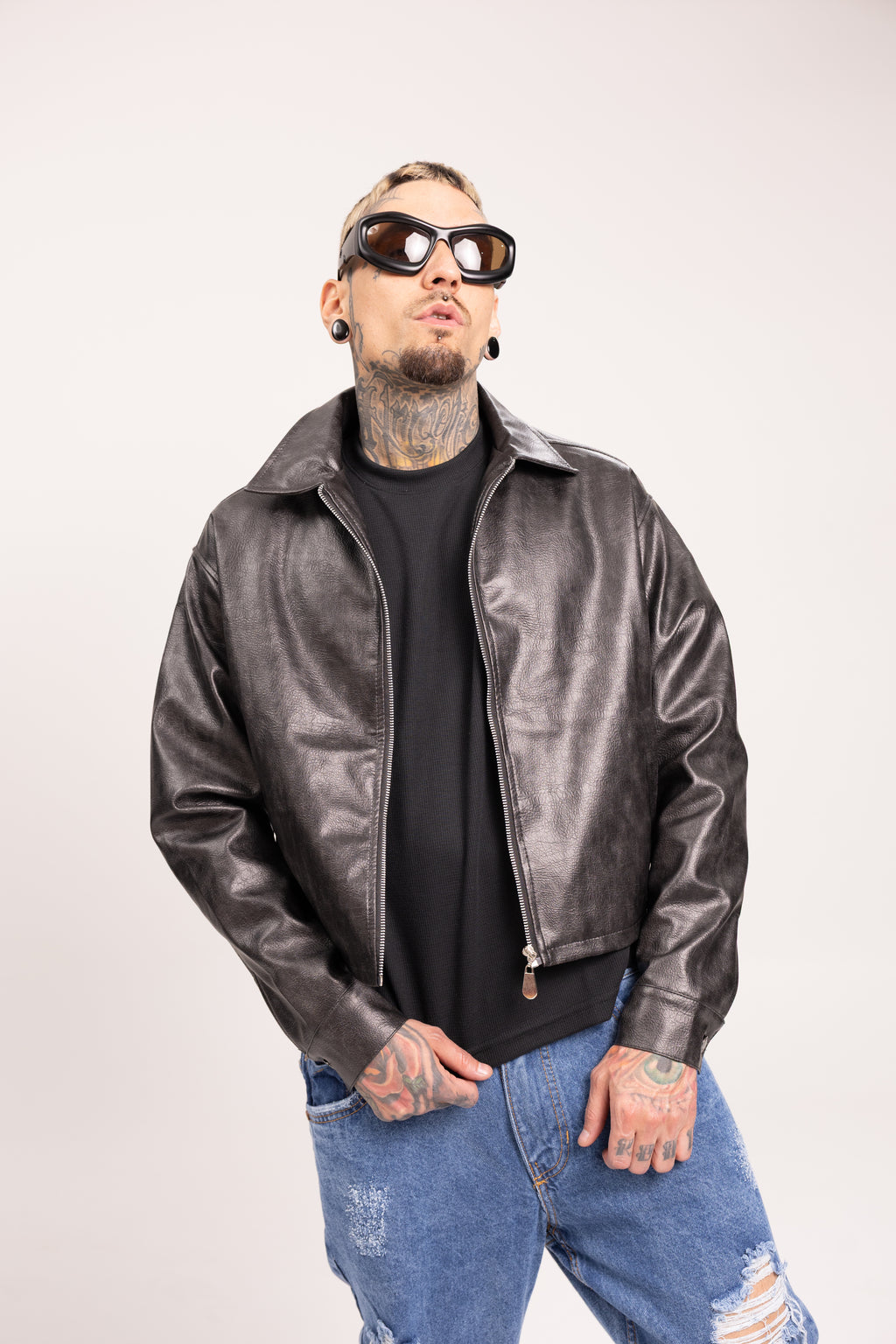 Chaqueta Negra en Cuero Sintético Brillante Boxy Fit para Hombre - Chaqueta Harrington Efecto Cuero Encerado Estilo Darkwear Cyberpunk Streetwear