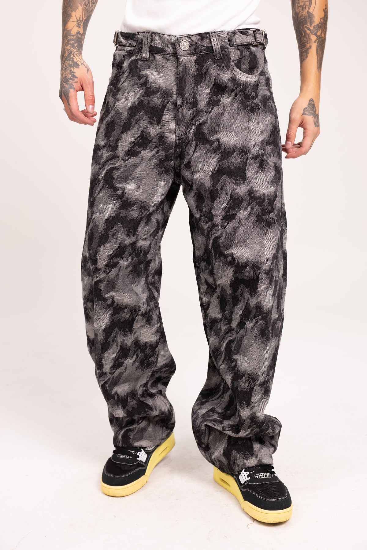 Pantalón Super Baggy Jacquard Camuflado para Hombre - Jean Texturizado Patrón Camo Urbano Estilo Streetwear de Autor