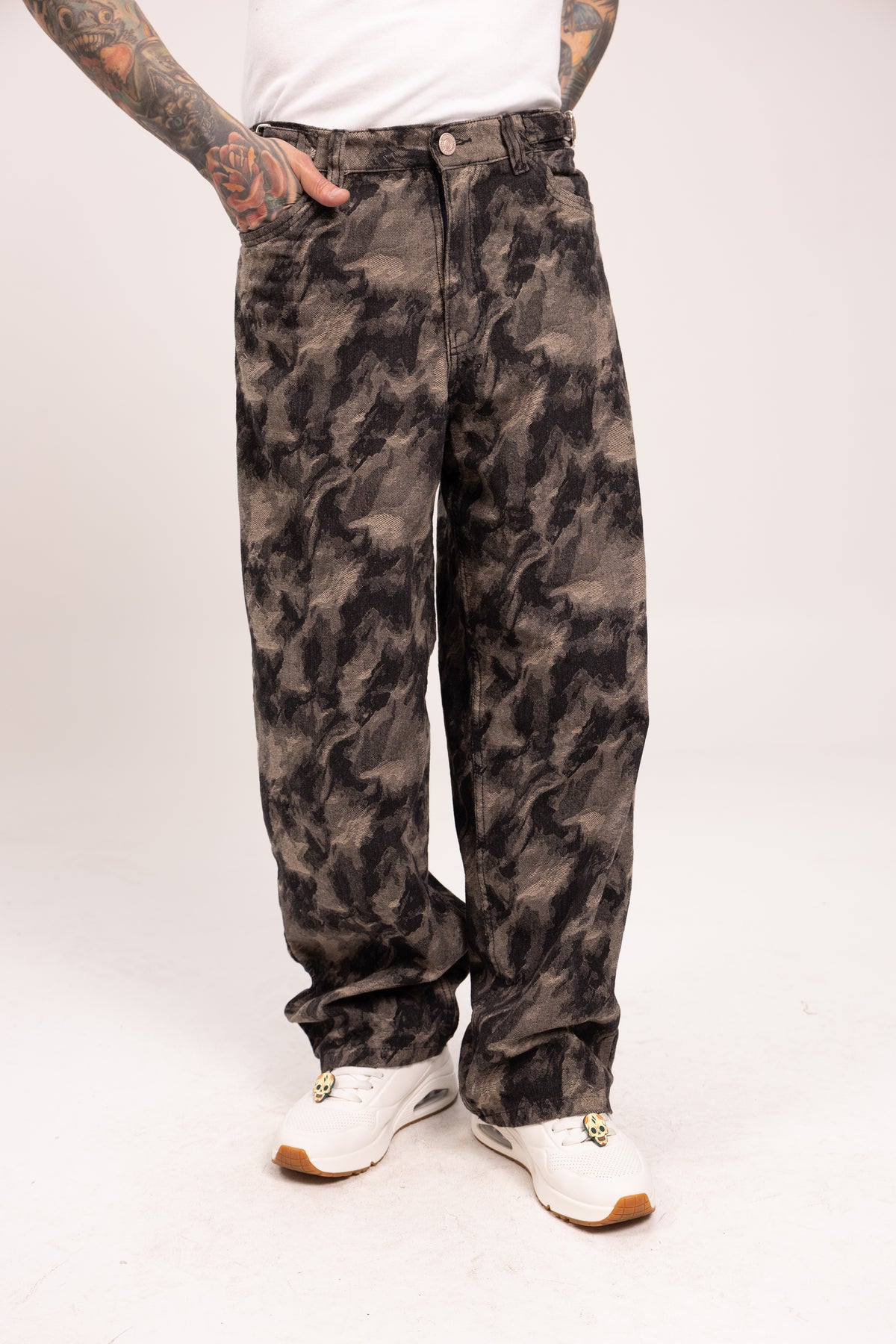 Pantalón Super Baggy Jacquard Camuflado para Hombre - Jean Texturizado Patrón Camo Urbano Estilo Streetwear de Autor