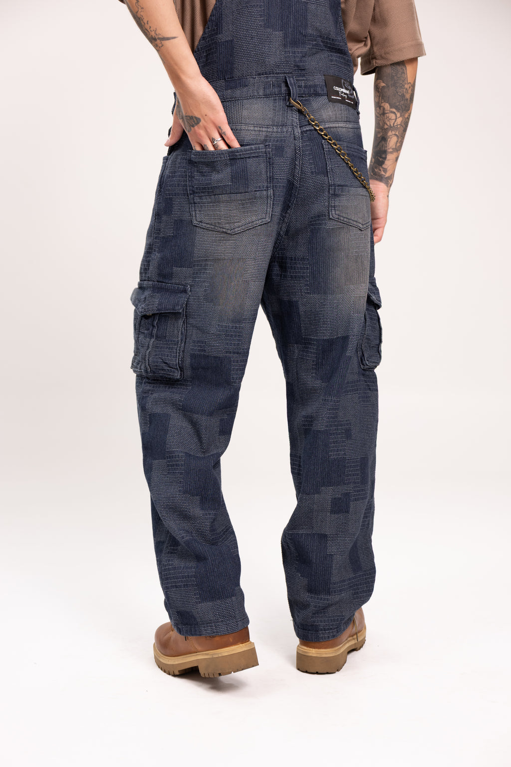 Overol Denim Cargo Jacquard Azul para Hombre - Enterizo Baggy Texturizado con Bolsillos Utilitarios Estilo Streetwear de Autor