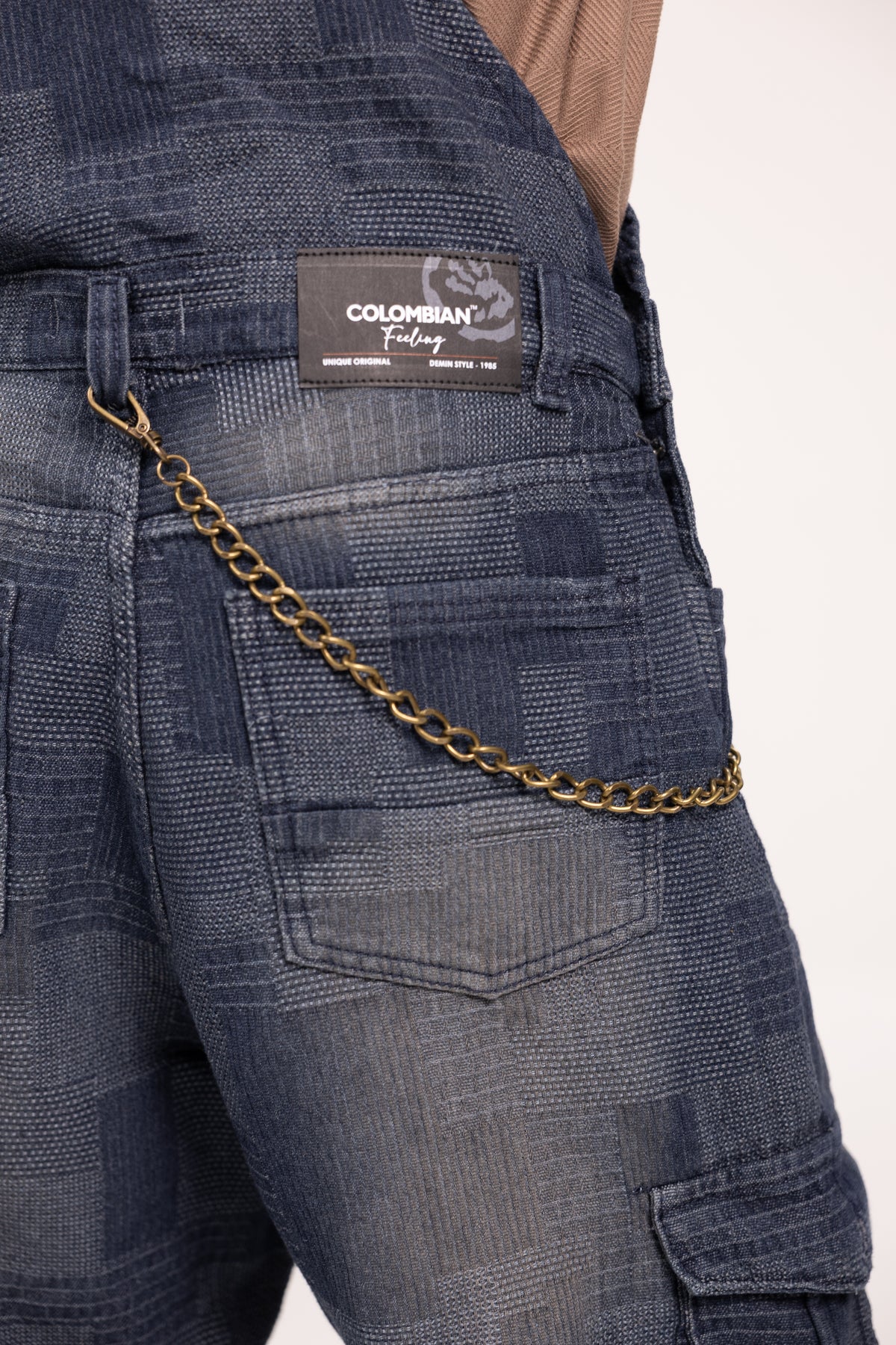 Overol Denim Cargo Jacquard Azul para Hombre - Enterizo Baggy Texturizado con Bolsillos Utilitarios Estilo Streetwear de Autor