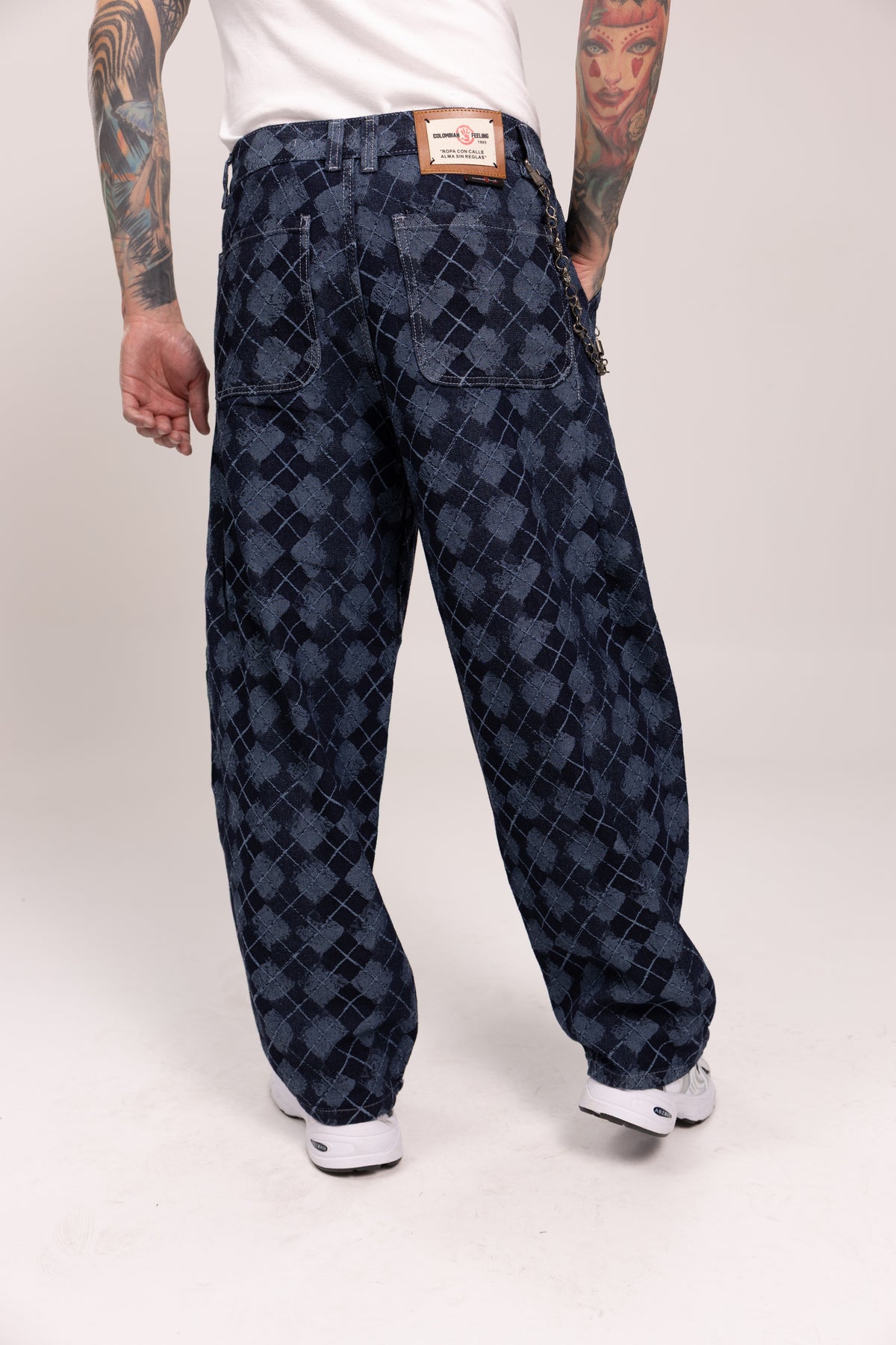Pantalón Baggy Jacquard Singapur para Hombre - Pantalón Azul con Patrón de Rombos Estilo Streetwear de Autor