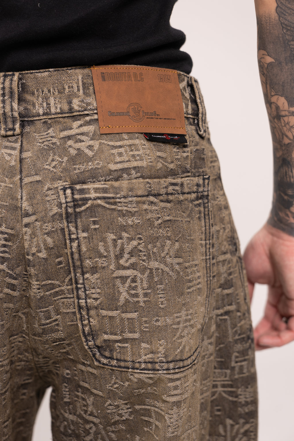 Pantalón Baggy Jacquard Shangai para Hombre - con Caligrafía Oriental Estilo Streetwear