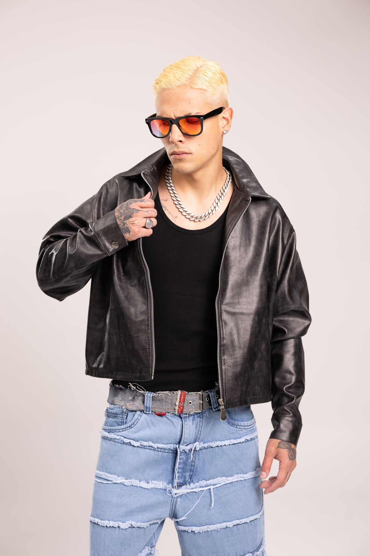 Chaqueta Negra en Cuero Sintético Brillante Boxy Fit para Hombre - Chaqueta Harrington Efecto Cuero Encerado Estilo Darkwear Cyberpunk Streetwear