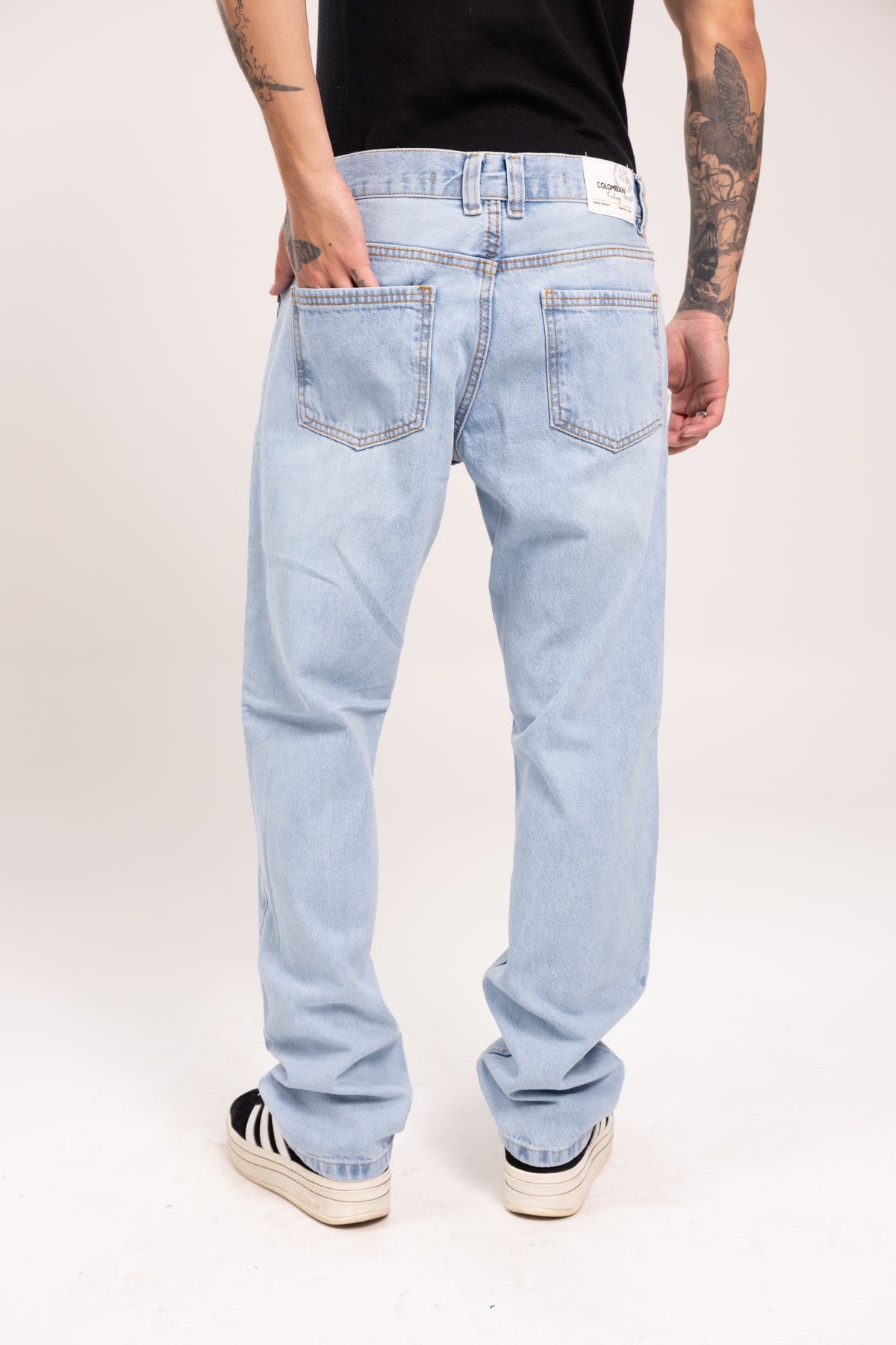 Jean Relaxed Fit para Hombre - Pantalón Denim Azul Claro Sólido de Corte Recto y Cómodo Estilo Streetwear Vintage