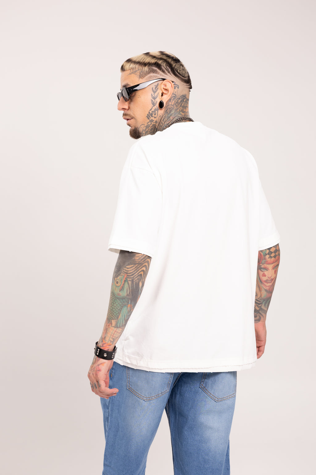 Camiseta Blanca Oversize Heavyweight con Bordes Crudos para Hombre - Camiseta Básica Boxy Fit de Algodón Pesado Estilo Streetwear Minimal