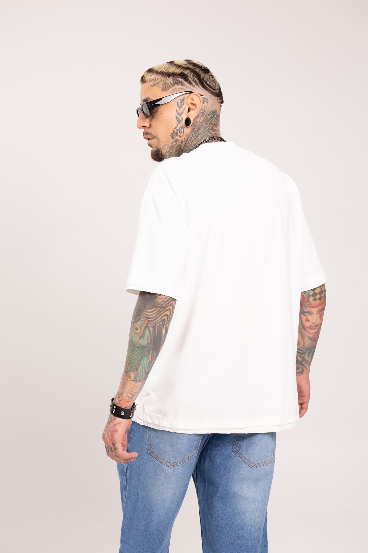 Camiseta Blanca Oversize Heavyweight con Bordes Crudos para Hombre - Camiseta Básica Boxy Fit de Algodón Pesado Estilo Streetwear Minimal