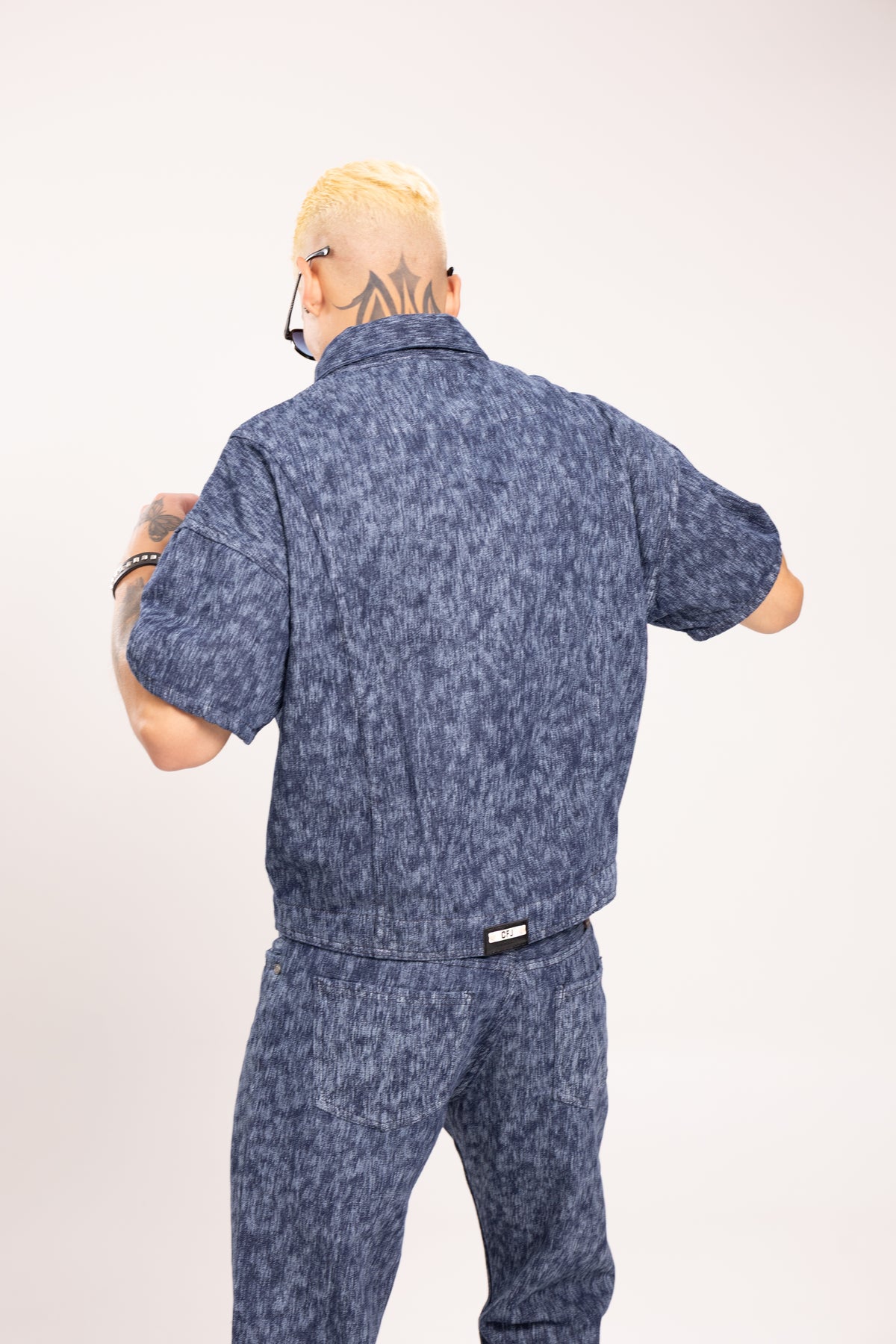 Camisa Denim Manga Corta Boxy Fit para Hombre - Camisa Jacquard Azul Estilo Streetwear Crop Urbano