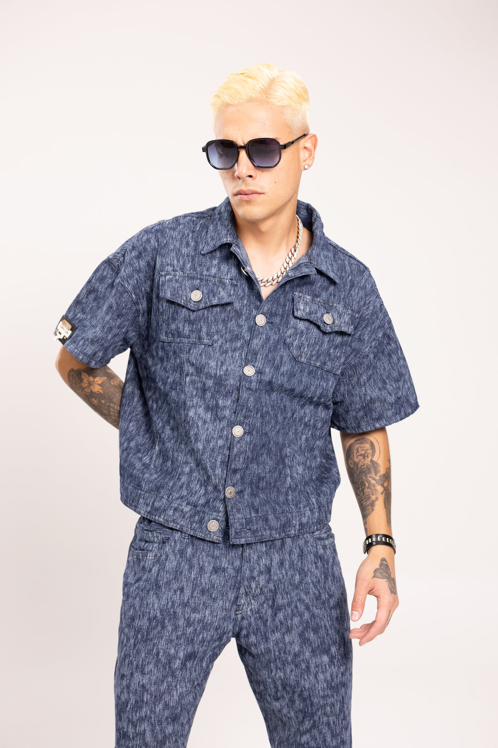 Camisa Denim Manga Corta Boxy Fit para Hombre - Camisa Jacquard Azul Estilo Streetwear Crop Urbano