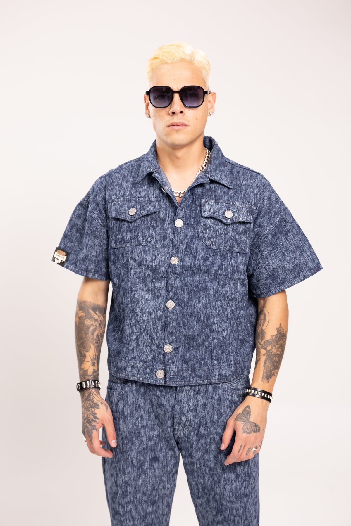 Camisa Denim Manga Corta Boxy Fit para Hombre - Camisa Jacquard Azul Estilo Streetwear Crop Urbano