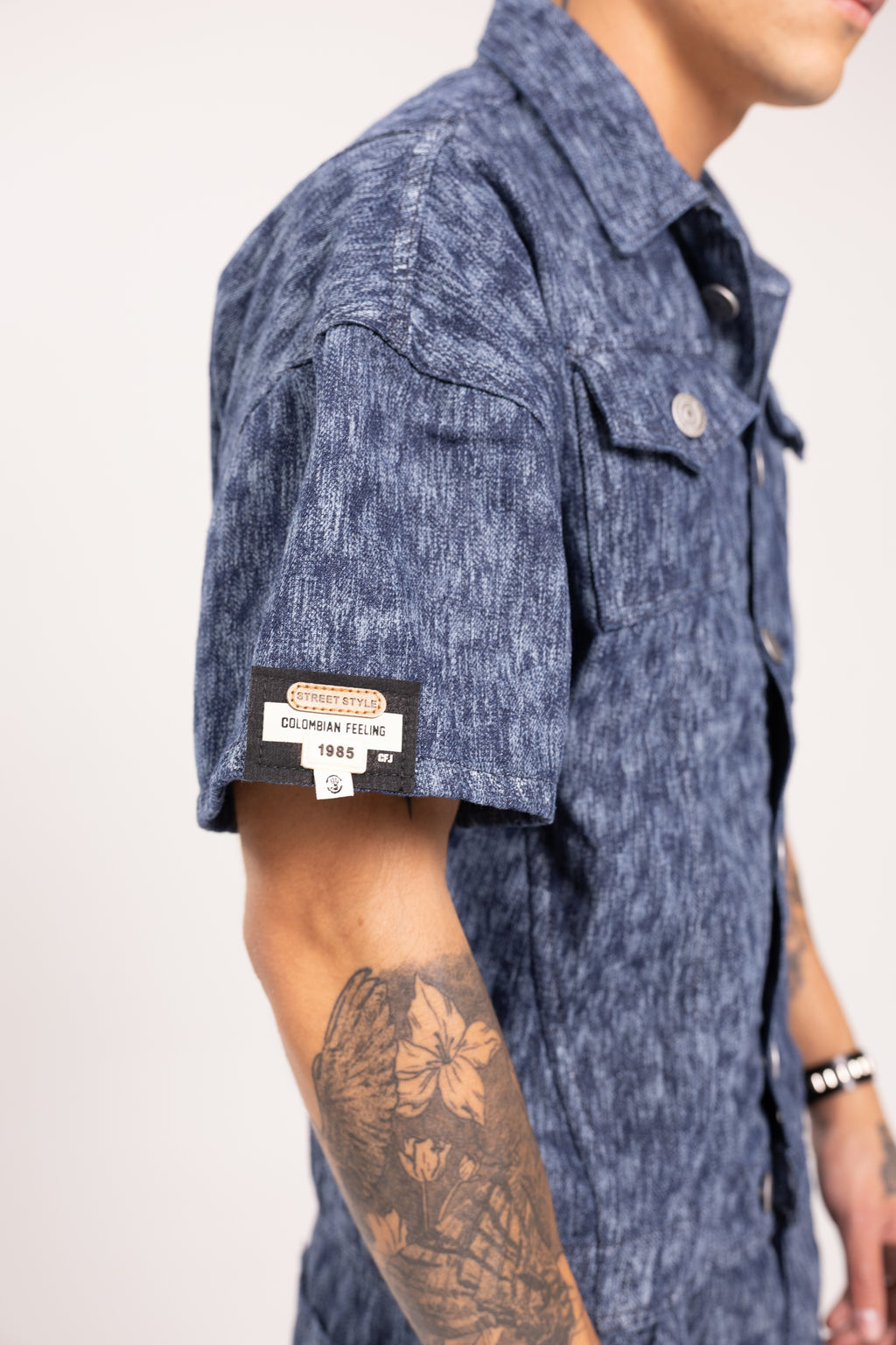 Camisa Denim Manga Corta Boxy Fit para Hombre - Camisa Jacquard Azul Estilo Streetwear Crop Urbano