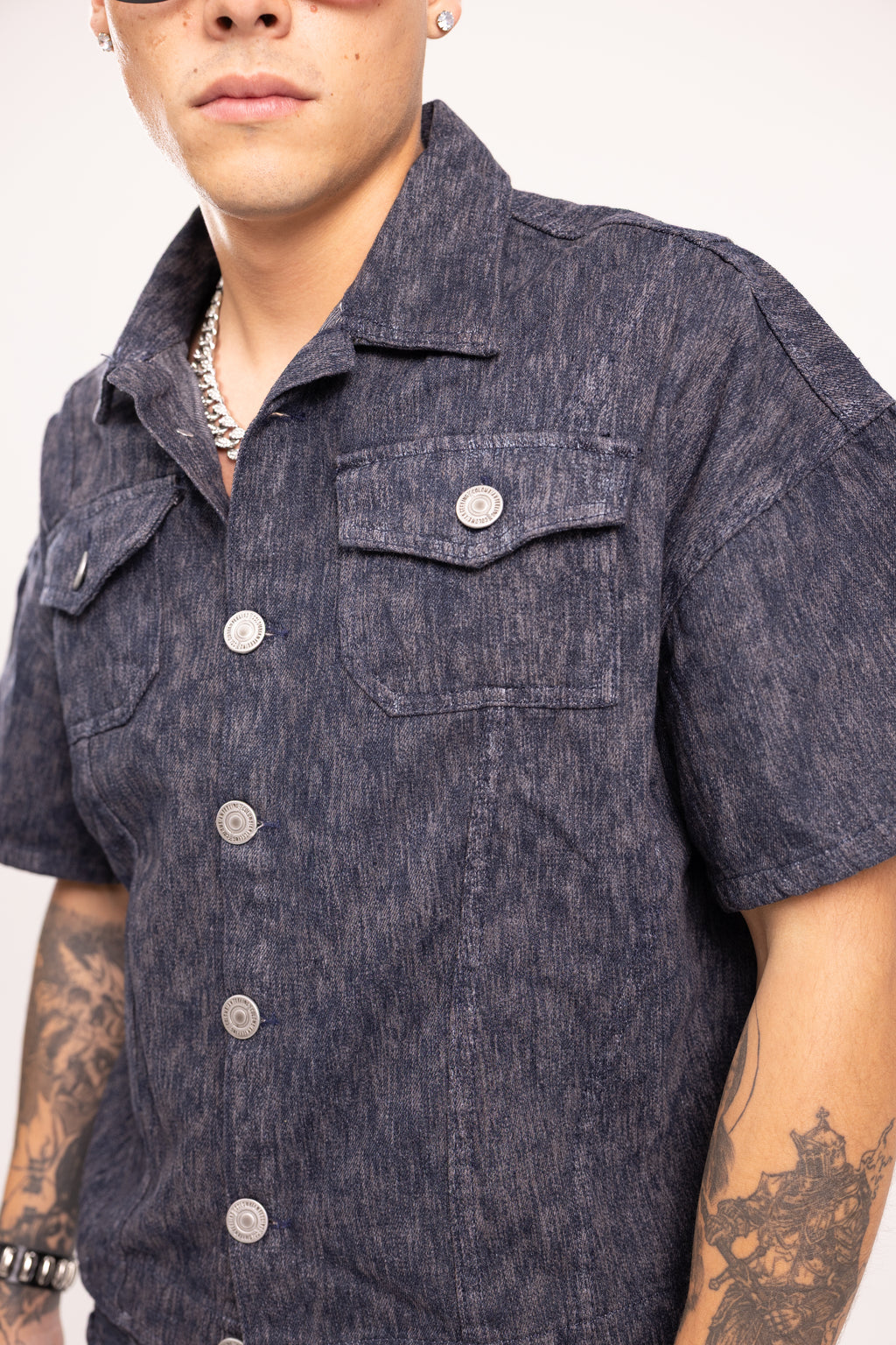 Camisa Denim Manga Corta Boxy Fit para Hombre - Camisa Jacquard Azul Estilo Streetwear Crop Urbano