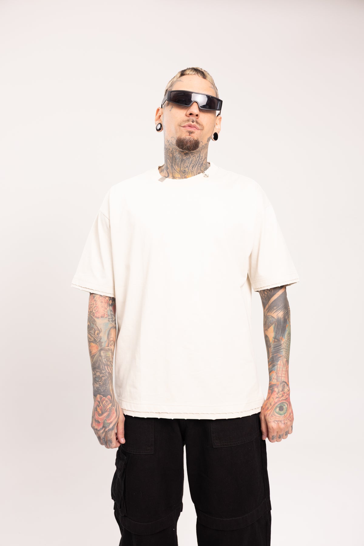 Camiseta Blanca Oversize Heavyweight con Bordes Crudos para Hombre - Camiseta Básica Boxy Fit de Algodón Pesado Estilo Streetwear Minimal