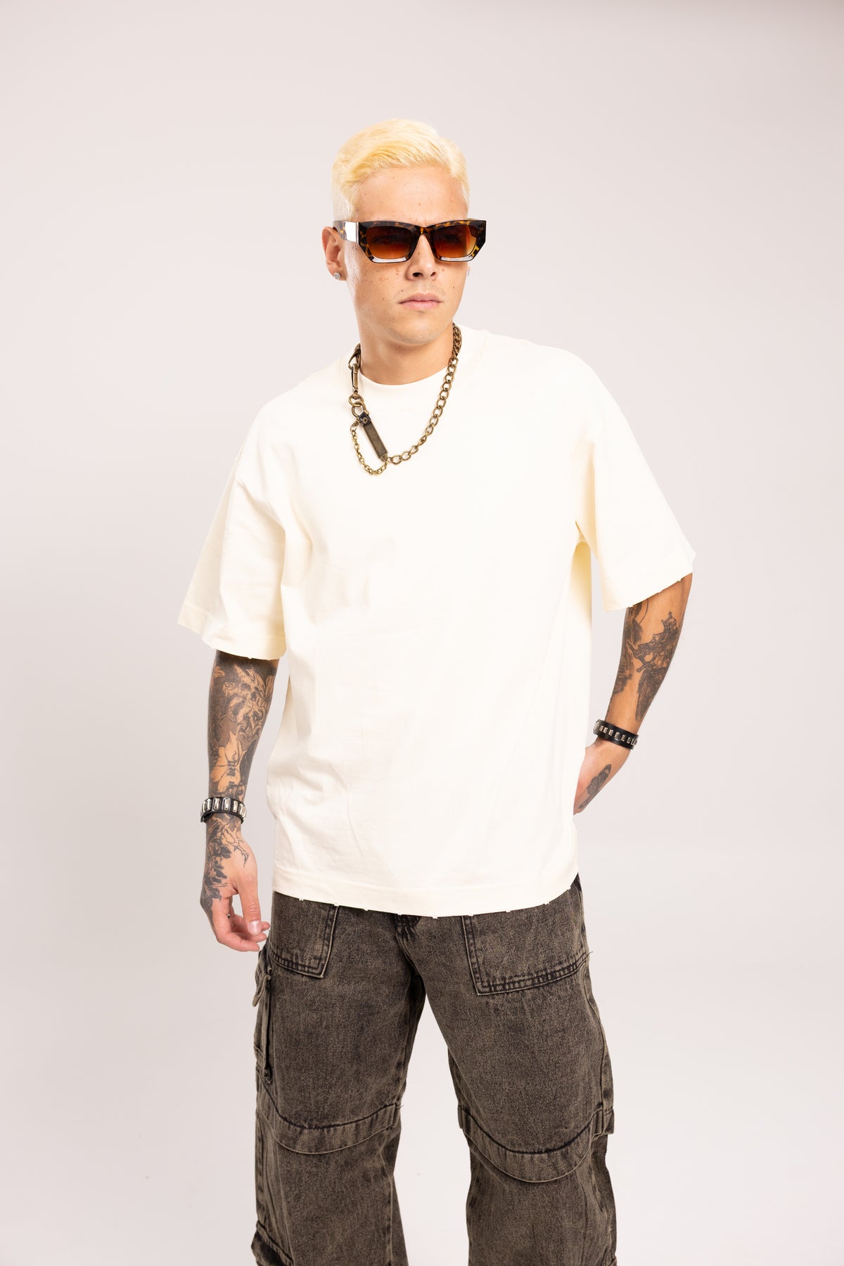 Camiseta Oversize Heavyweight con Bordes Crudos para Hombre - Camiseta Básica Boxy Fit Crudo en Algodón Pesado Estilo Streetwear
