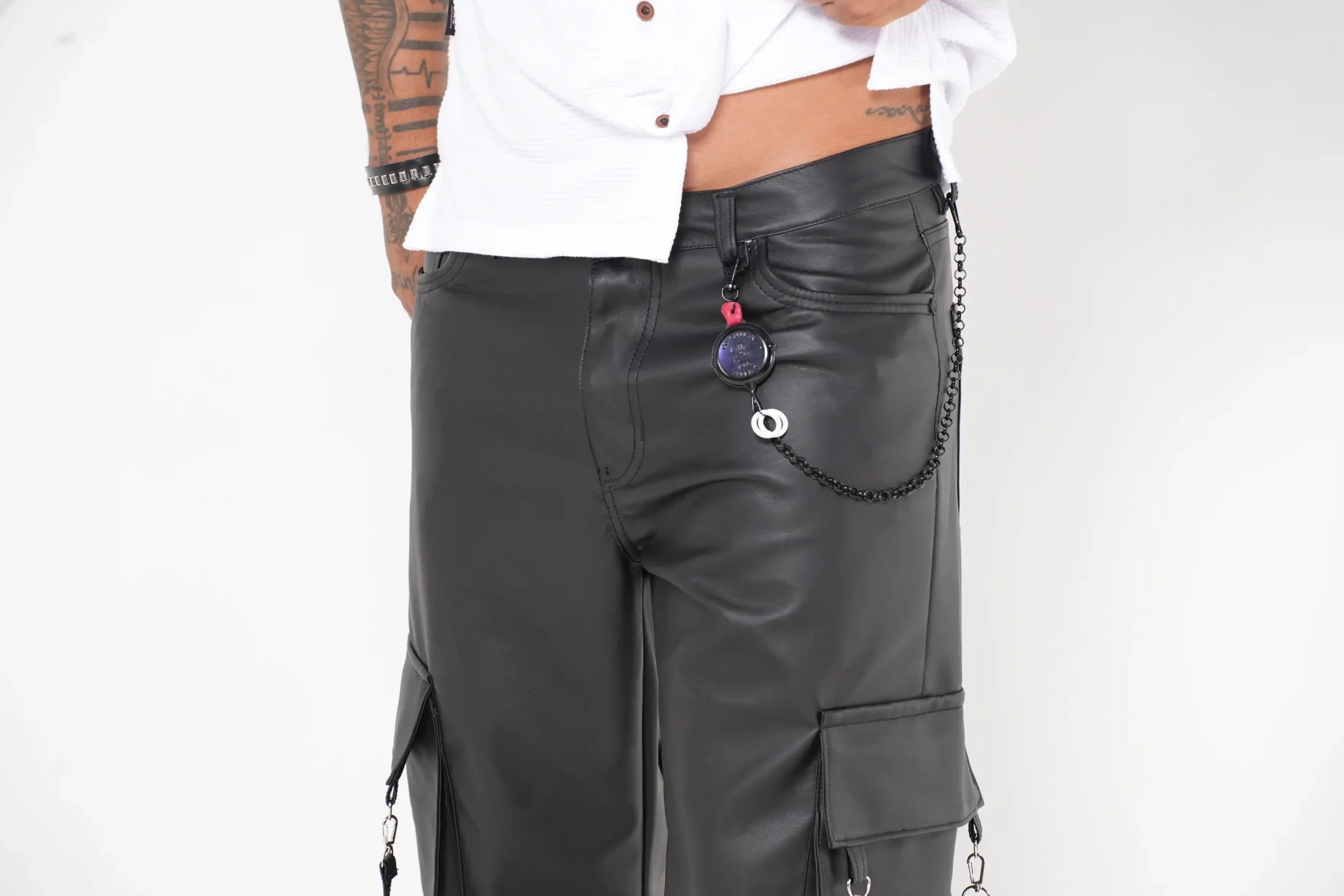 Pantalón Cargo Oversized de Imitación Piel Negro
