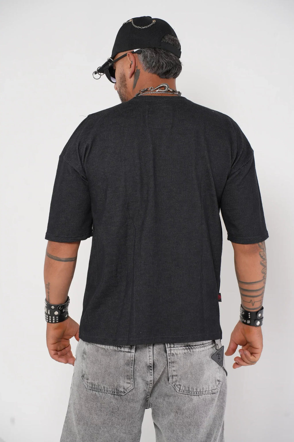 Camiseta Oversize Texturizada negra - Estilo Minimalista Urbano