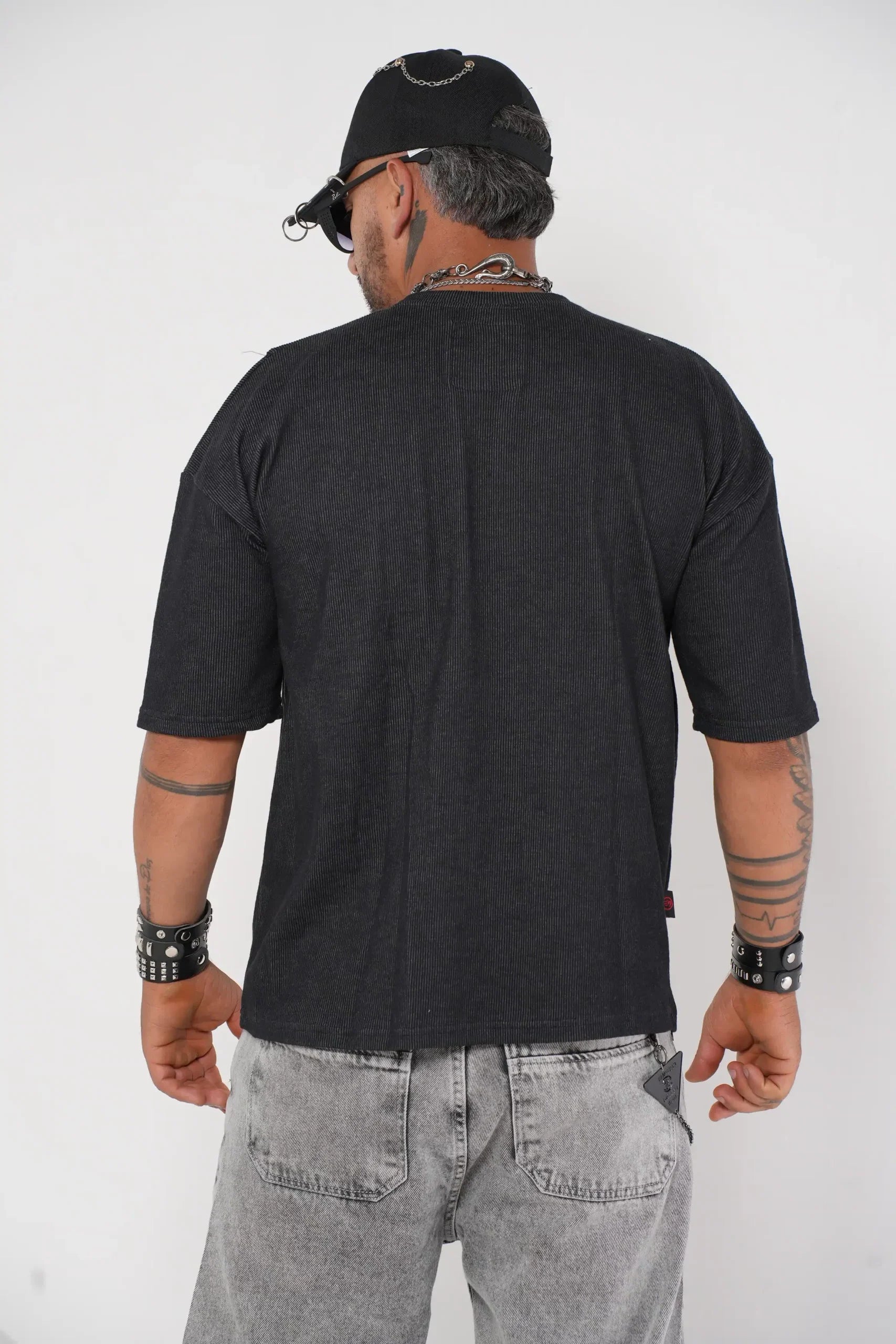 Camiseta Oversize Texturizada negra - Estilo Minimalista Urbano