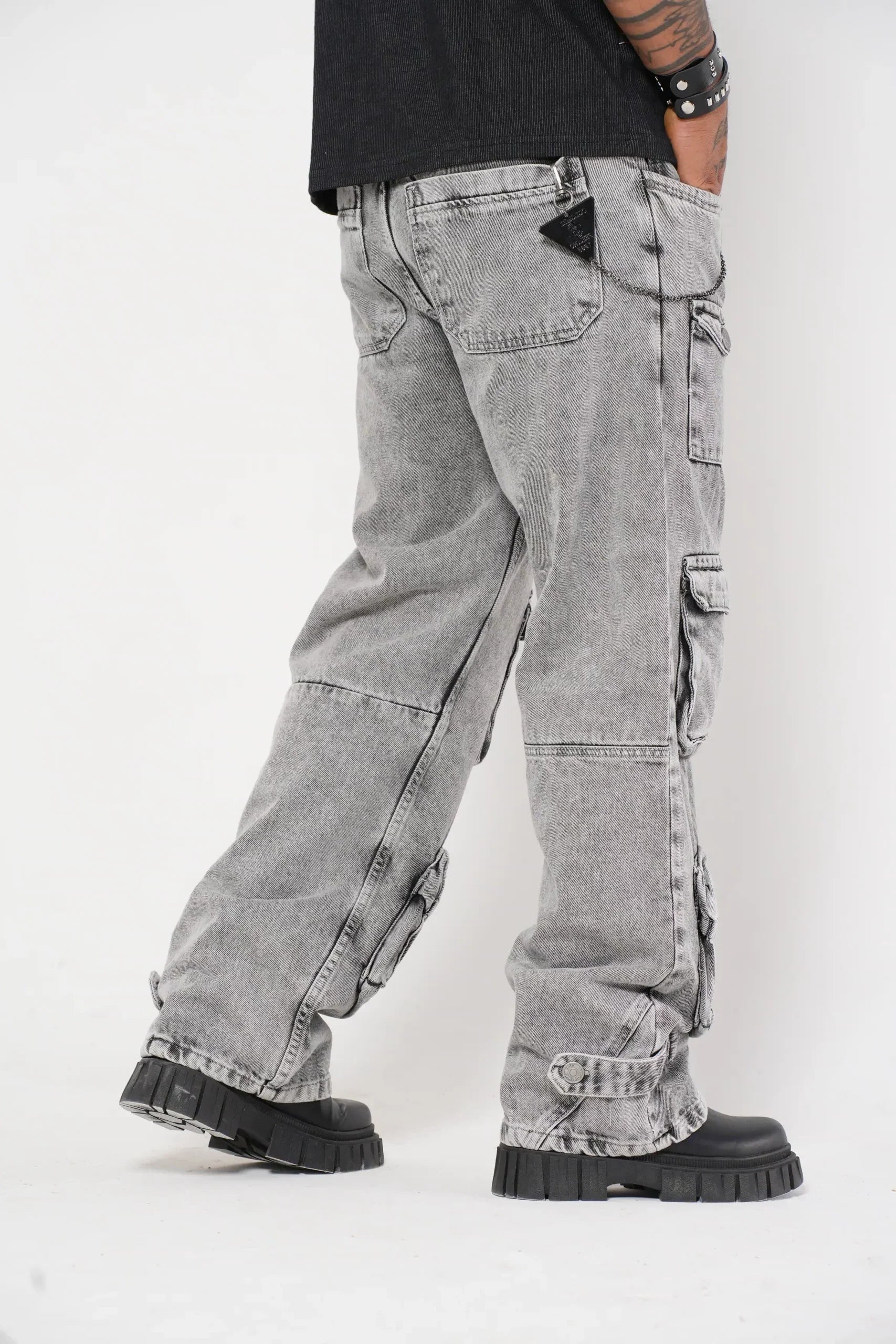 Pantalón Cargo Denim gris claro Lavado con Múltiples Bolsillos