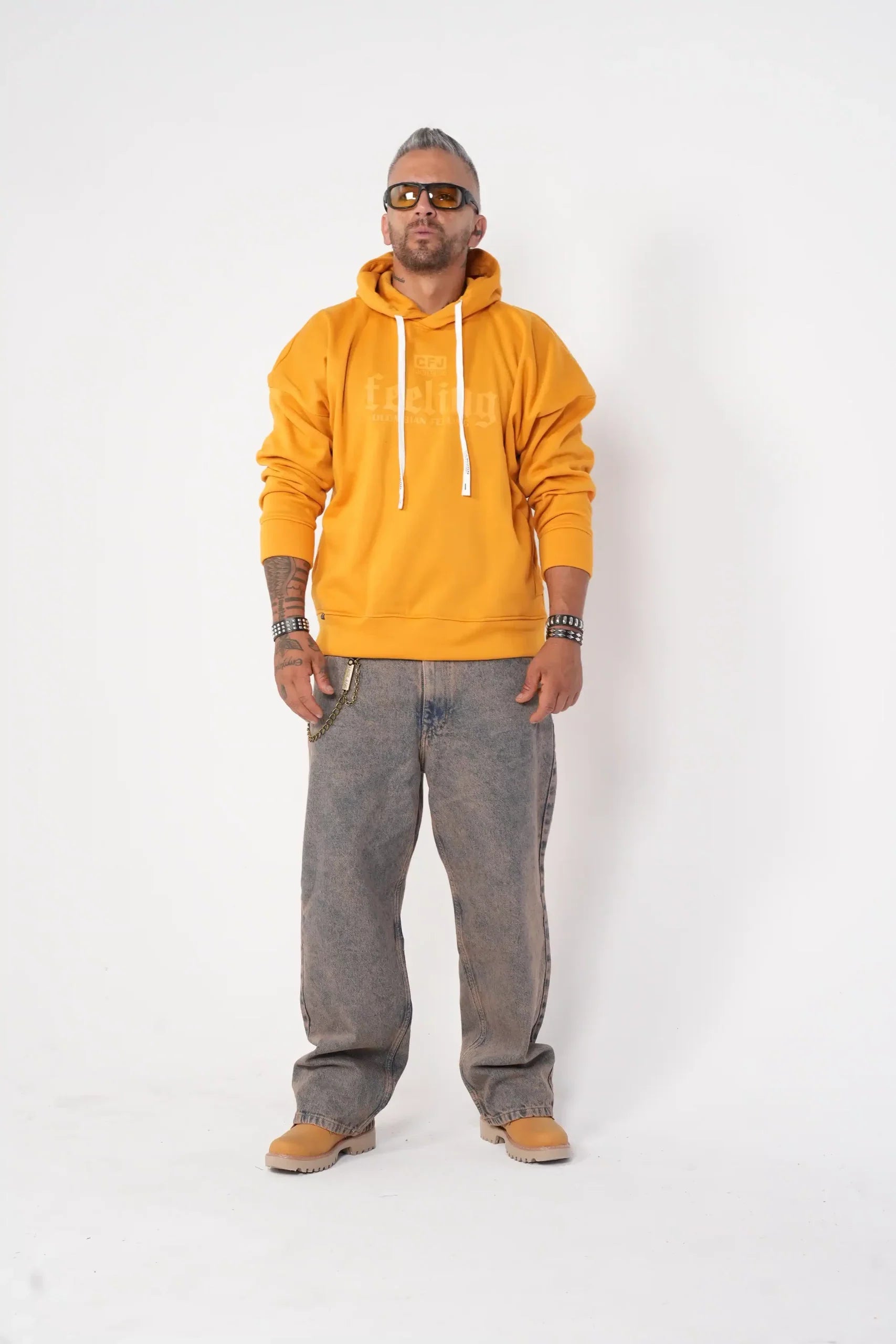 Buzo Hoodie Mostaza con Capucha y Estampado "Colombian Feeling"