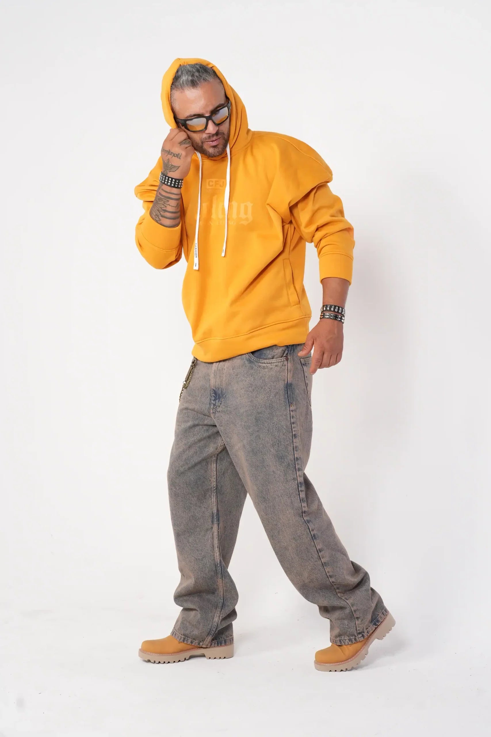 Buzo Hoodie Mostaza con Capucha y Estampado "Colombian Feeling"