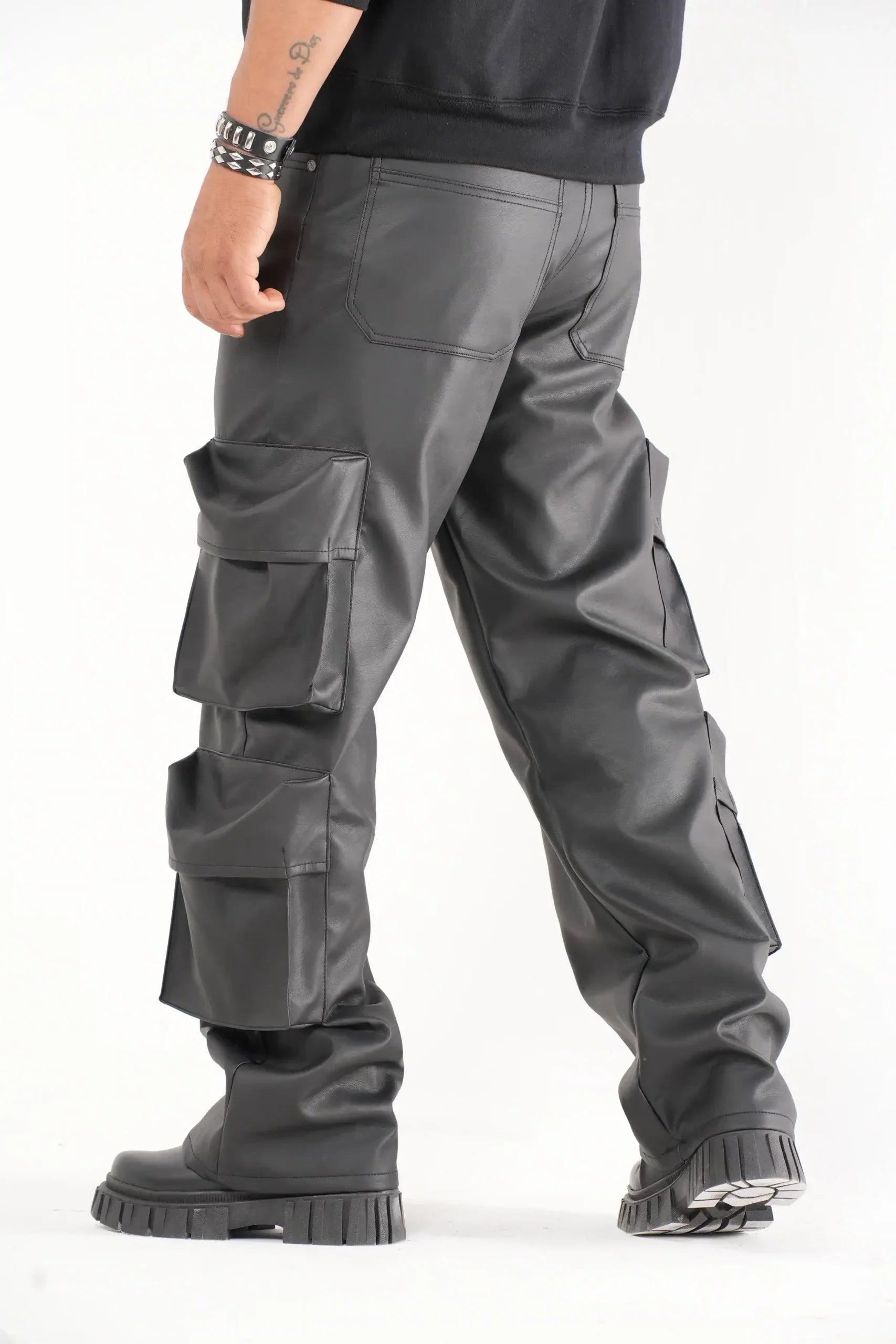 Pantalon efecto cuero Ref. 05