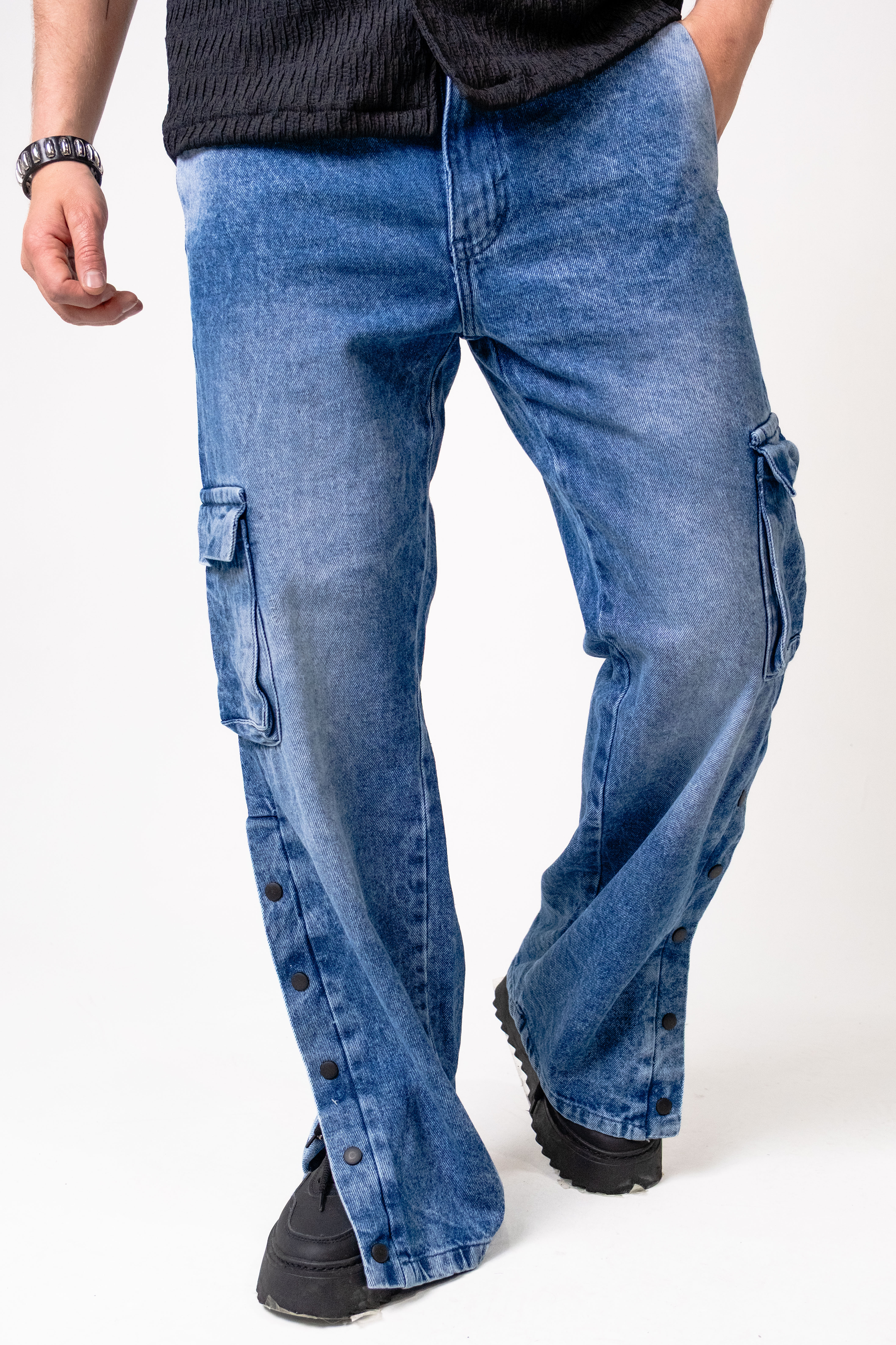 Jean Cargo para Hombre con Botones Laterales - Pantalón Denim Azul Lavado Baggy Estilo Urbano