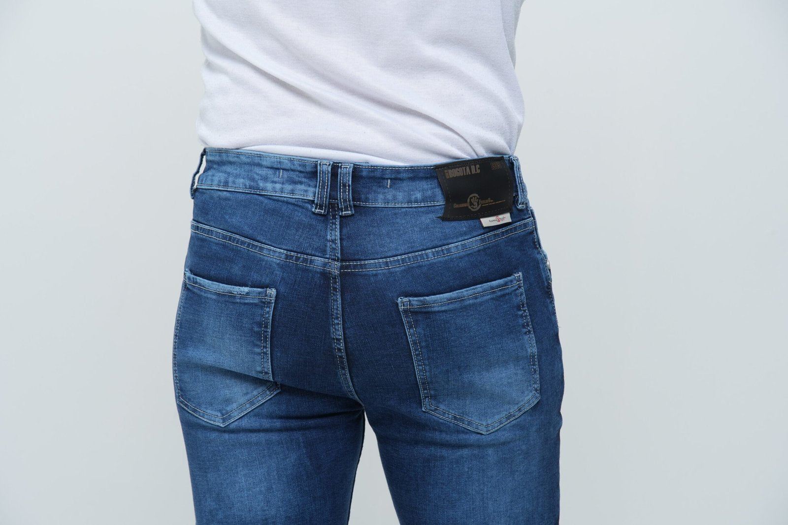 Jeans Hombre Slim Fit Tono Stone - Rotos (Ripped)