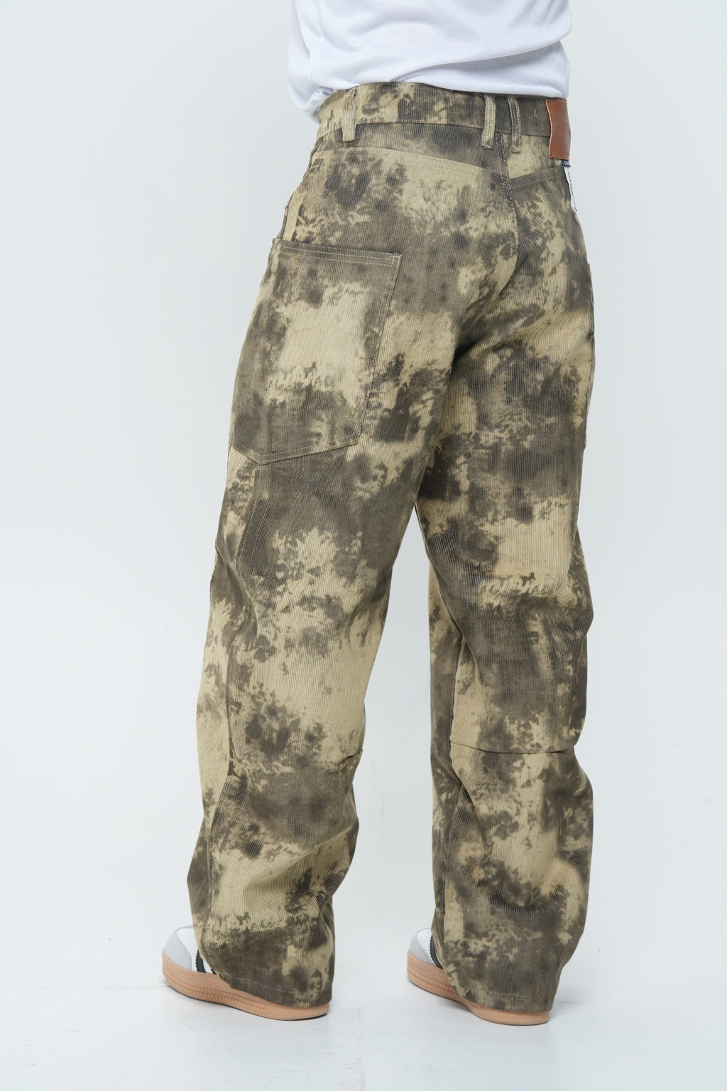 Pantalón Super Baggy Hombre en Pana Café