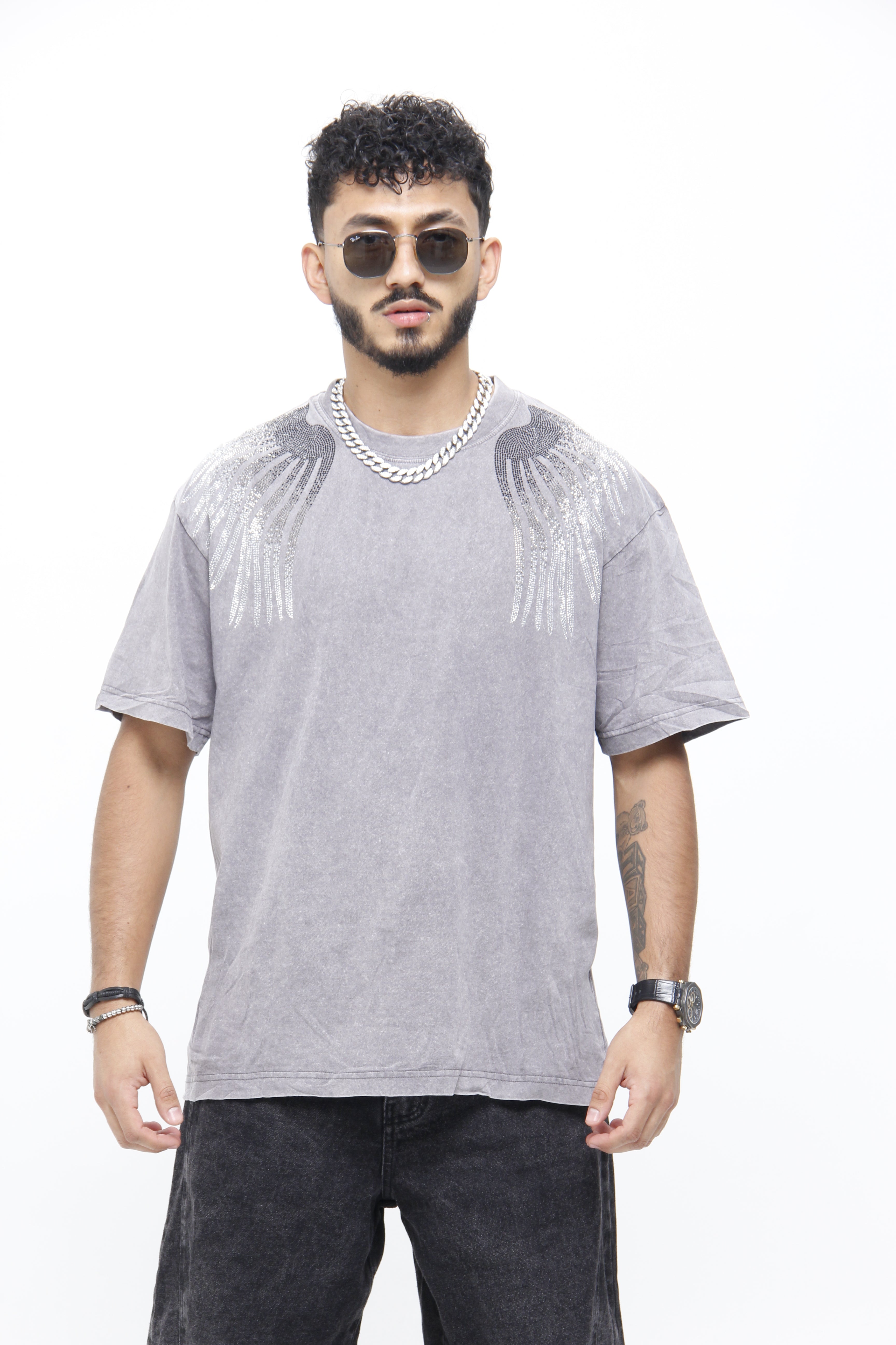 Camiseta Oversize Gris Acid Wash con piedras de Alas –  Urbana Estilo Vintage Grunge