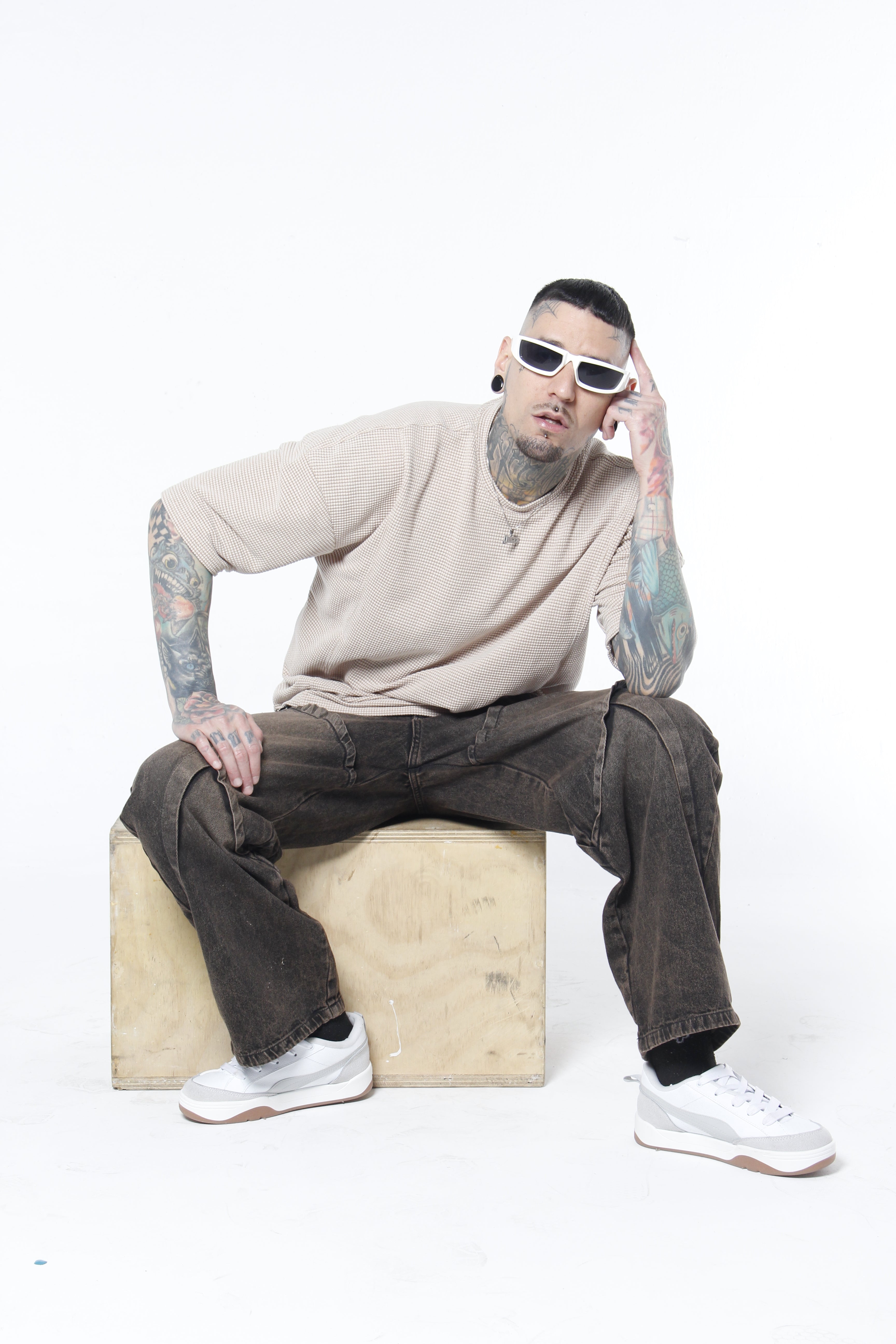 Jean Baggy Hombre Café Desgastado con Cortes | Denim