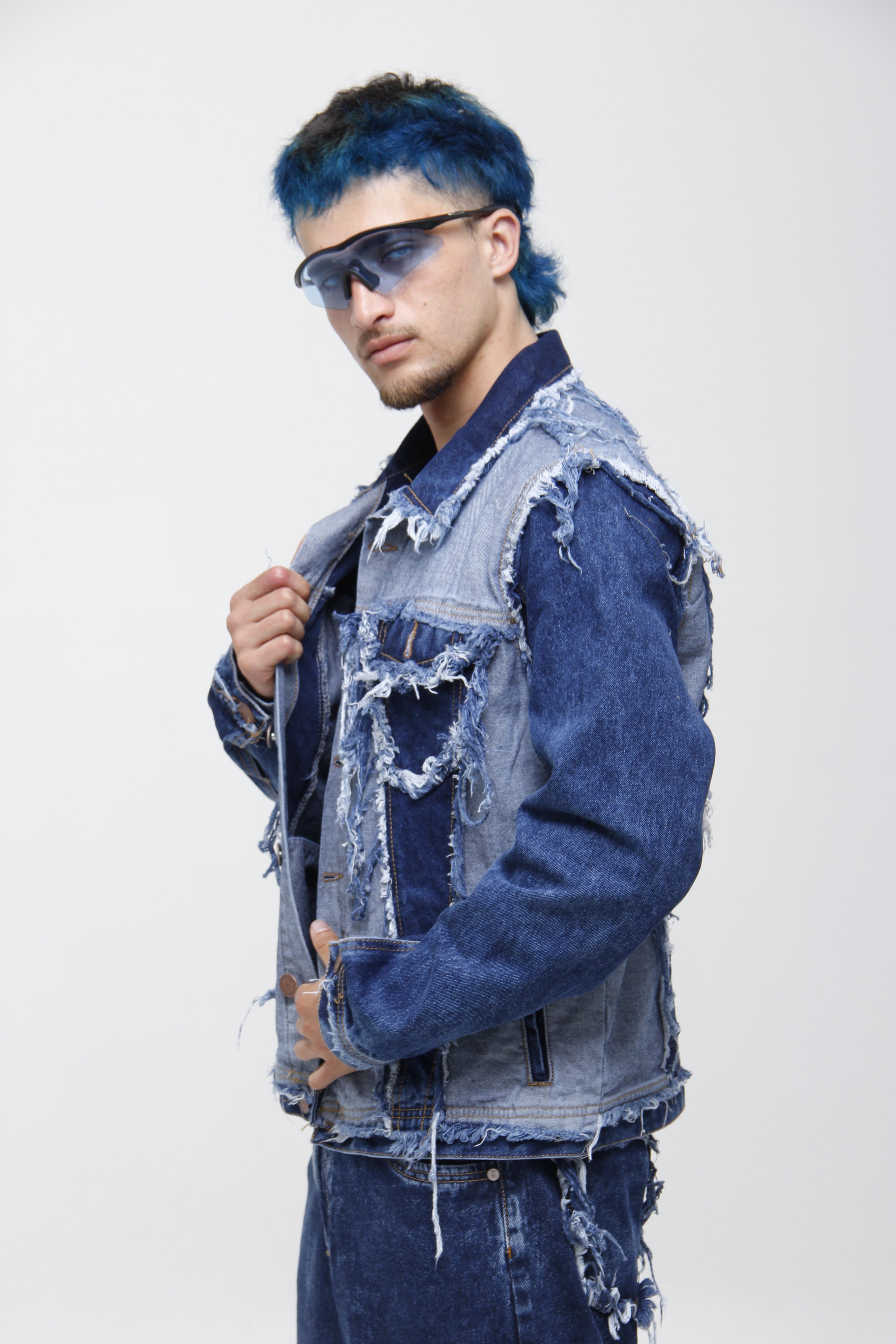 Chaqueta de Jean Deconstruida con Rotos para Hombre - Estilo Grunge Urbano