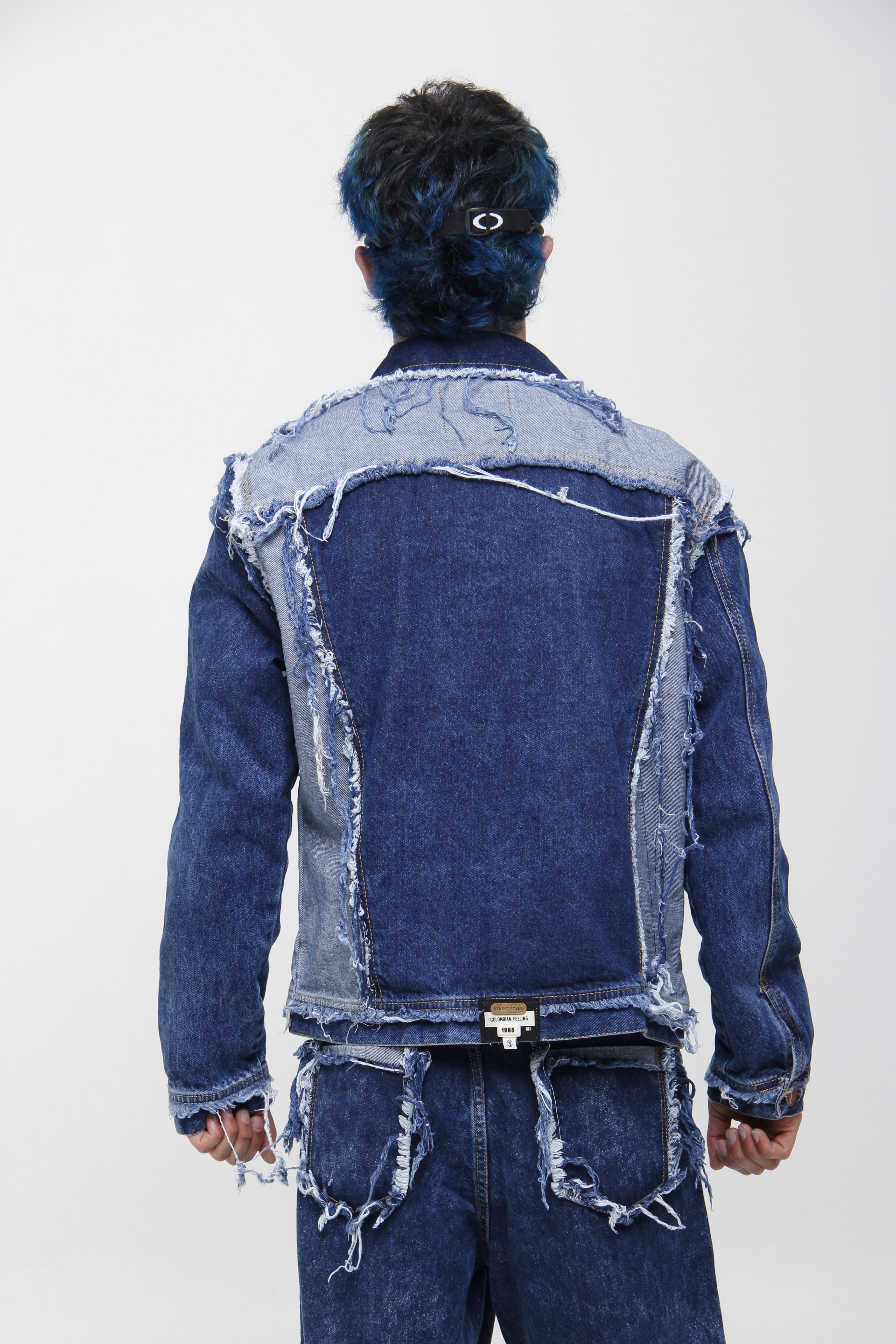 Chaqueta de Jean Deconstruida con Rotos para Hombre - Estilo Grunge Urbano