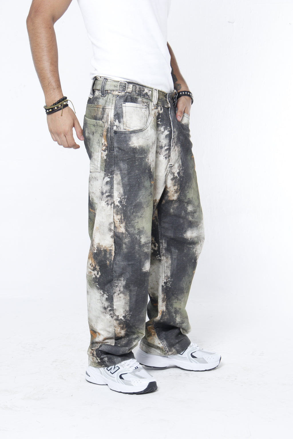 Pantalón Super Baggy Hombre en Pana con Abstracto multicolor