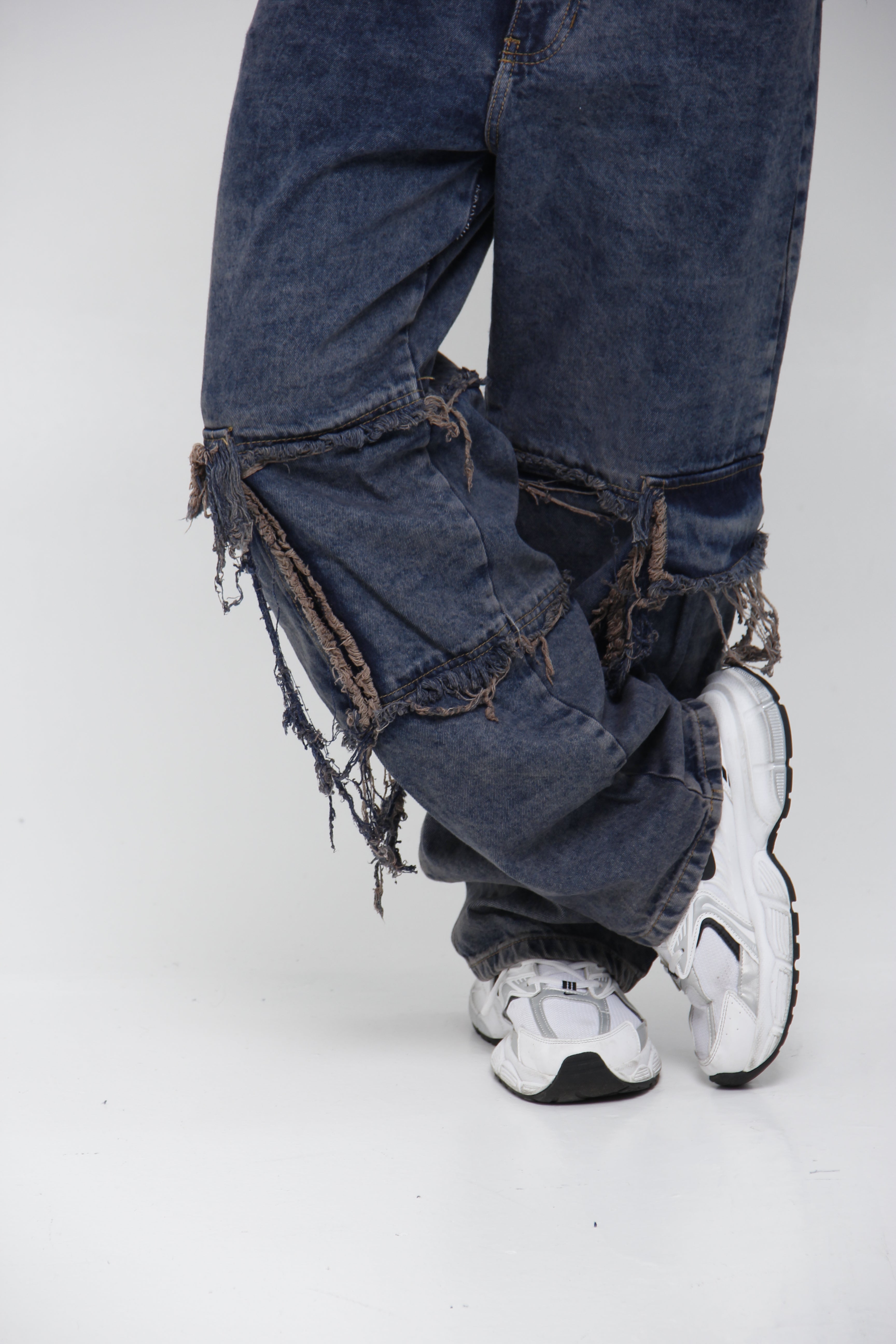 Jean Super Baggy Azul con Paneles Deshilachados - Estilo Grunge Urbano