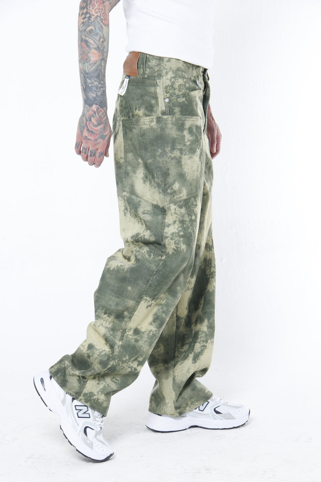 Pantalón Super Baggy Hombre en Pana Verde