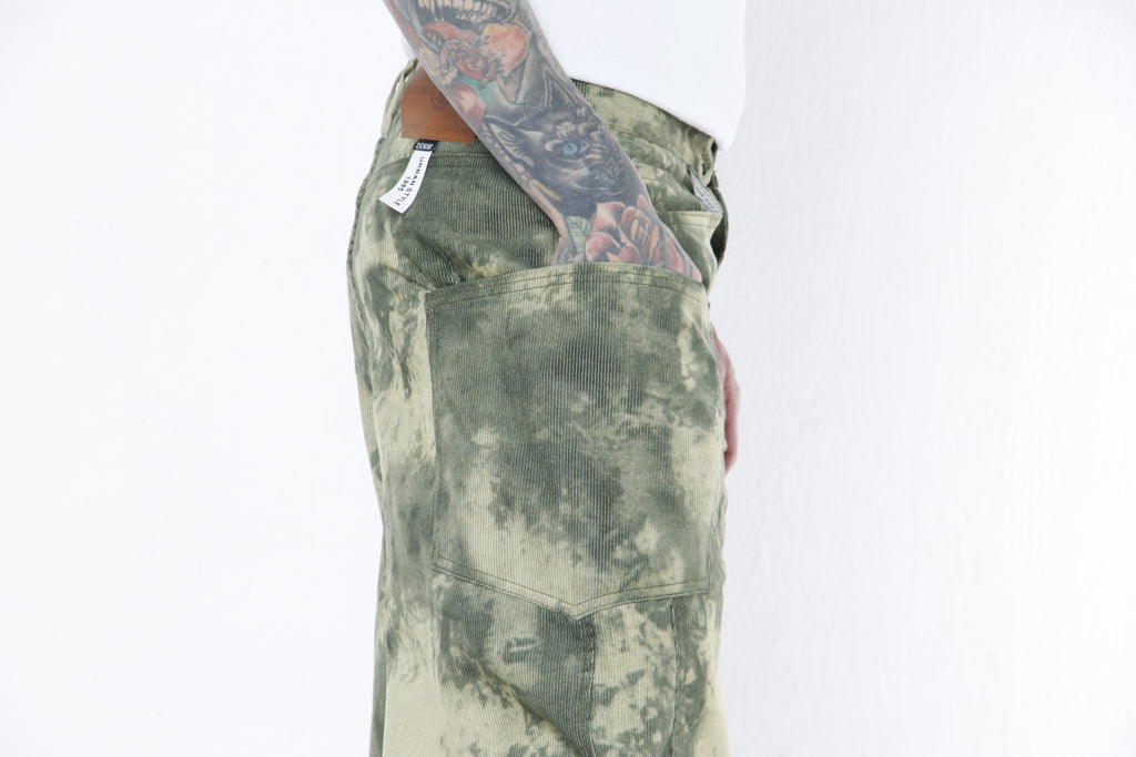 Pantalón Super Baggy Hombre en Pana Verde
