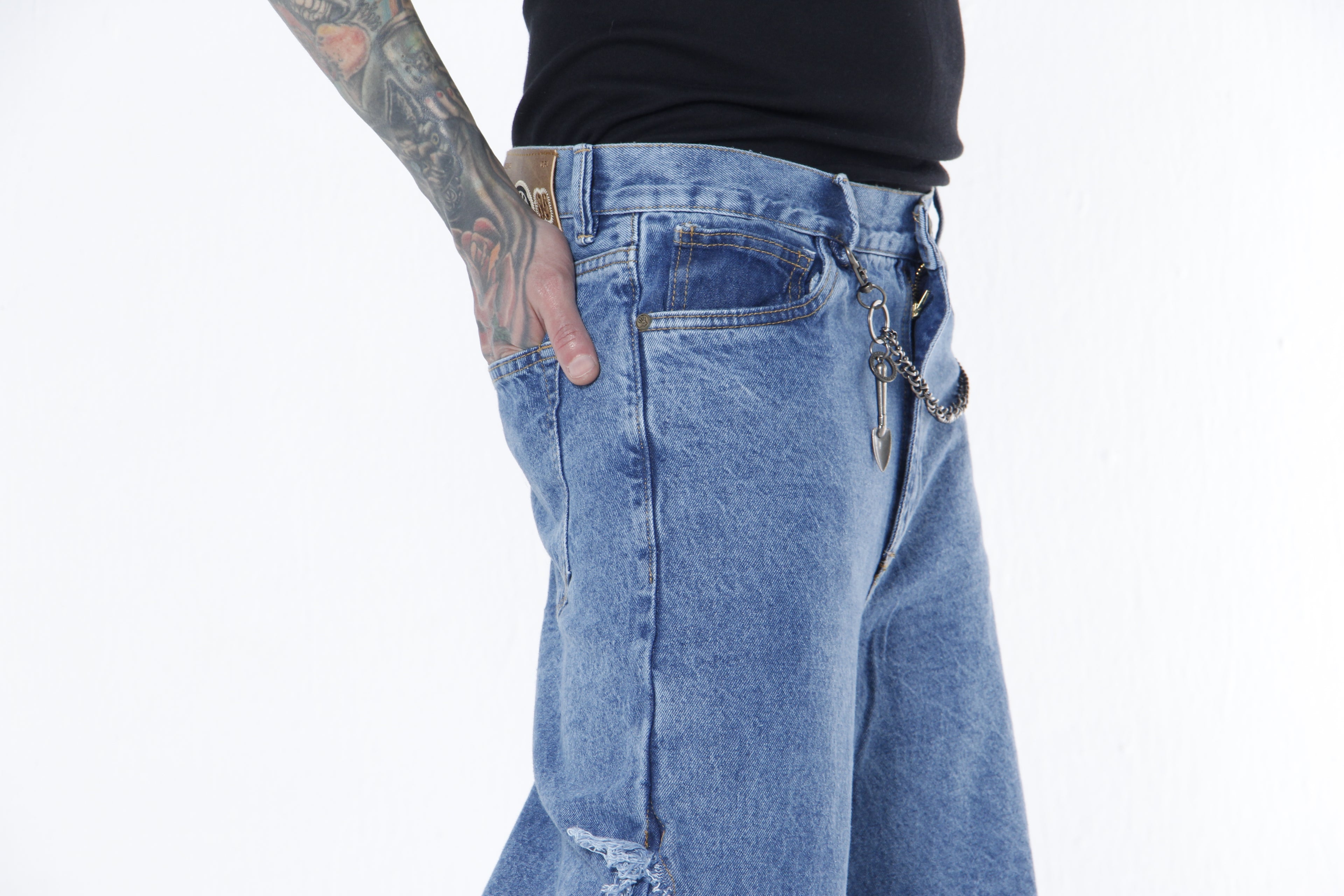 Jean Baggy para Hombre con Flecos y Rotos - Pantalón Denim Azul Estilo Grunge Punk con Cadena