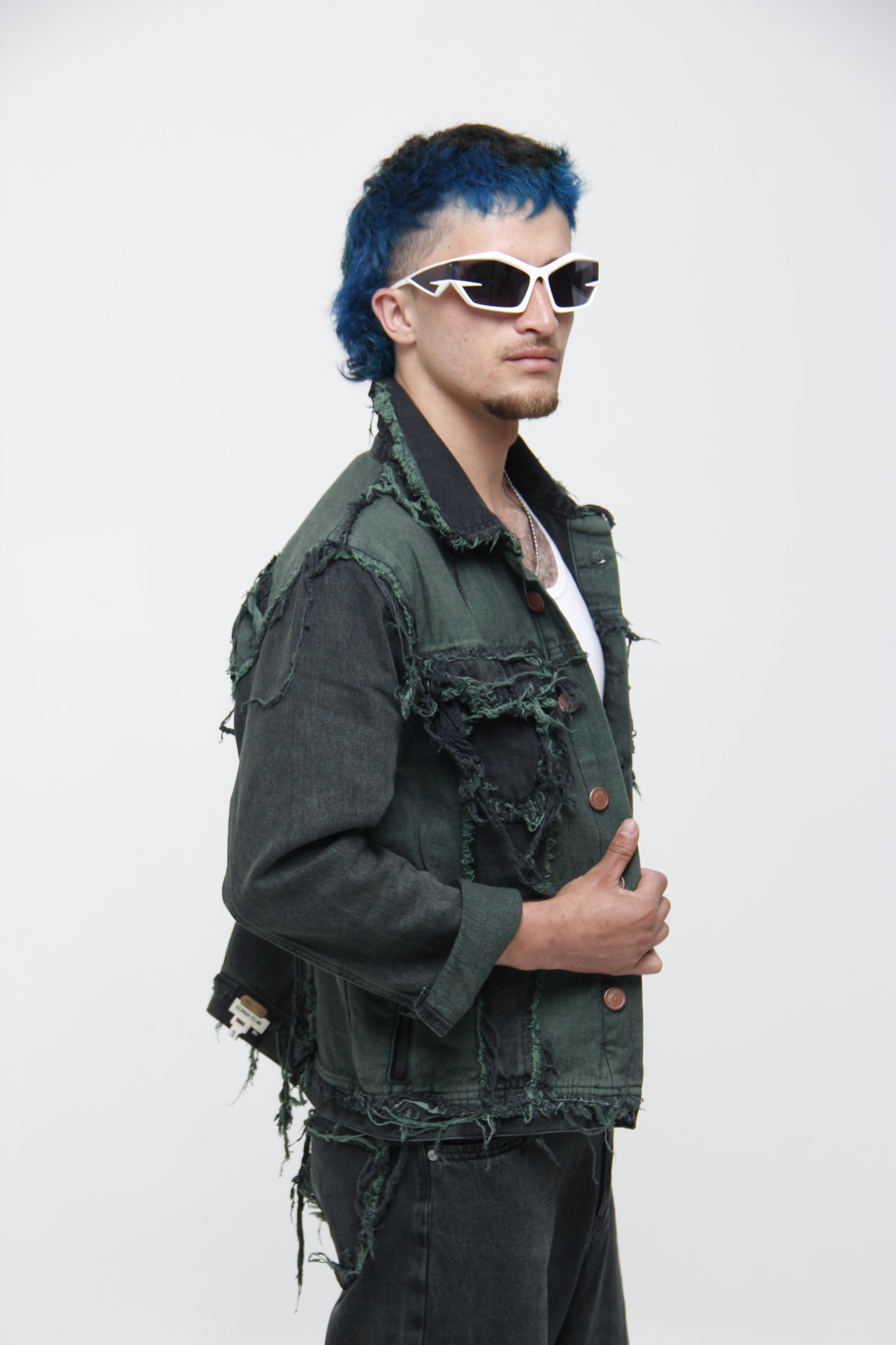 Chaqueta Deconstruida - Estilo Grunge Urbano
