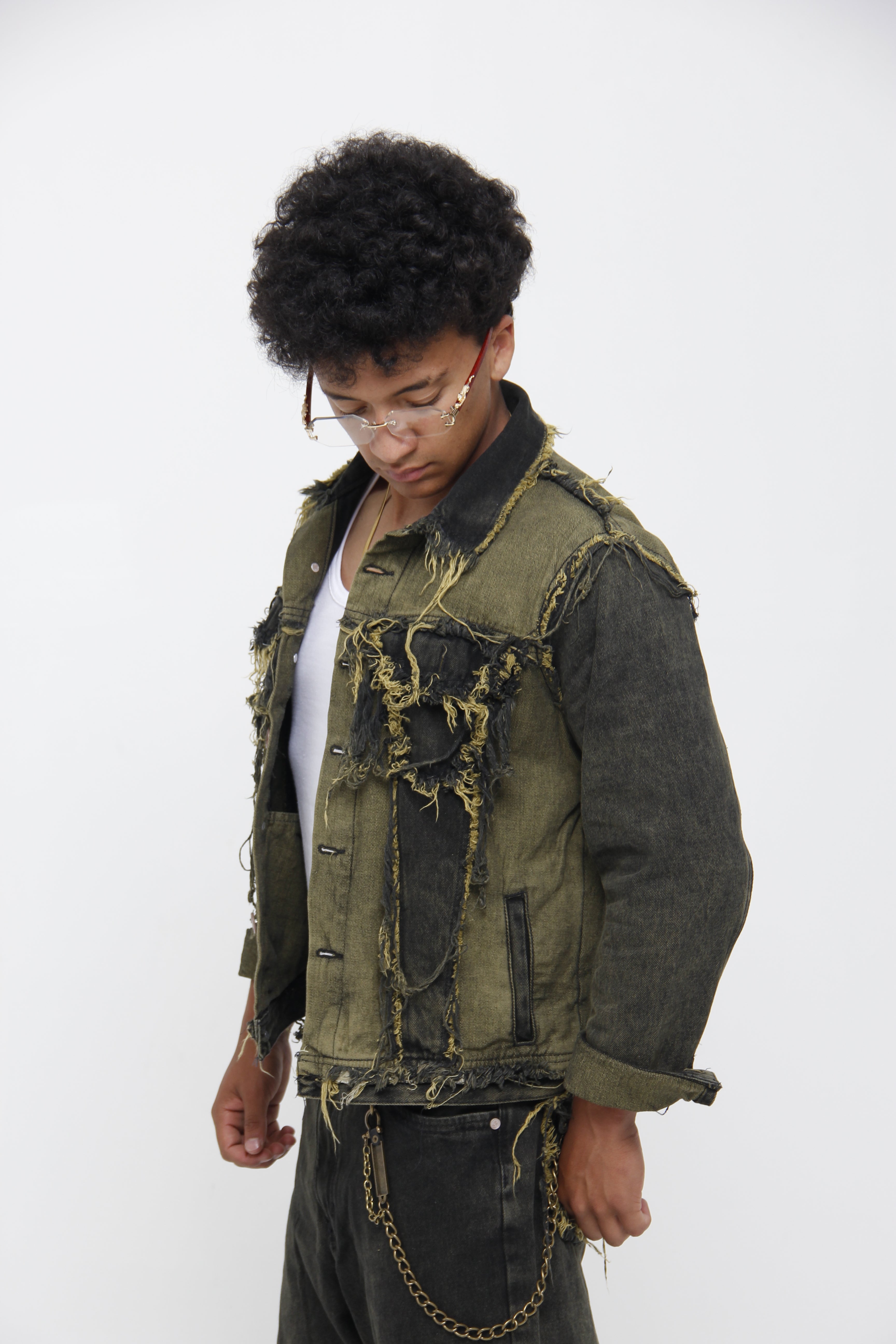 Chaqueta Deconstruida - Estilo Grunge Urbano