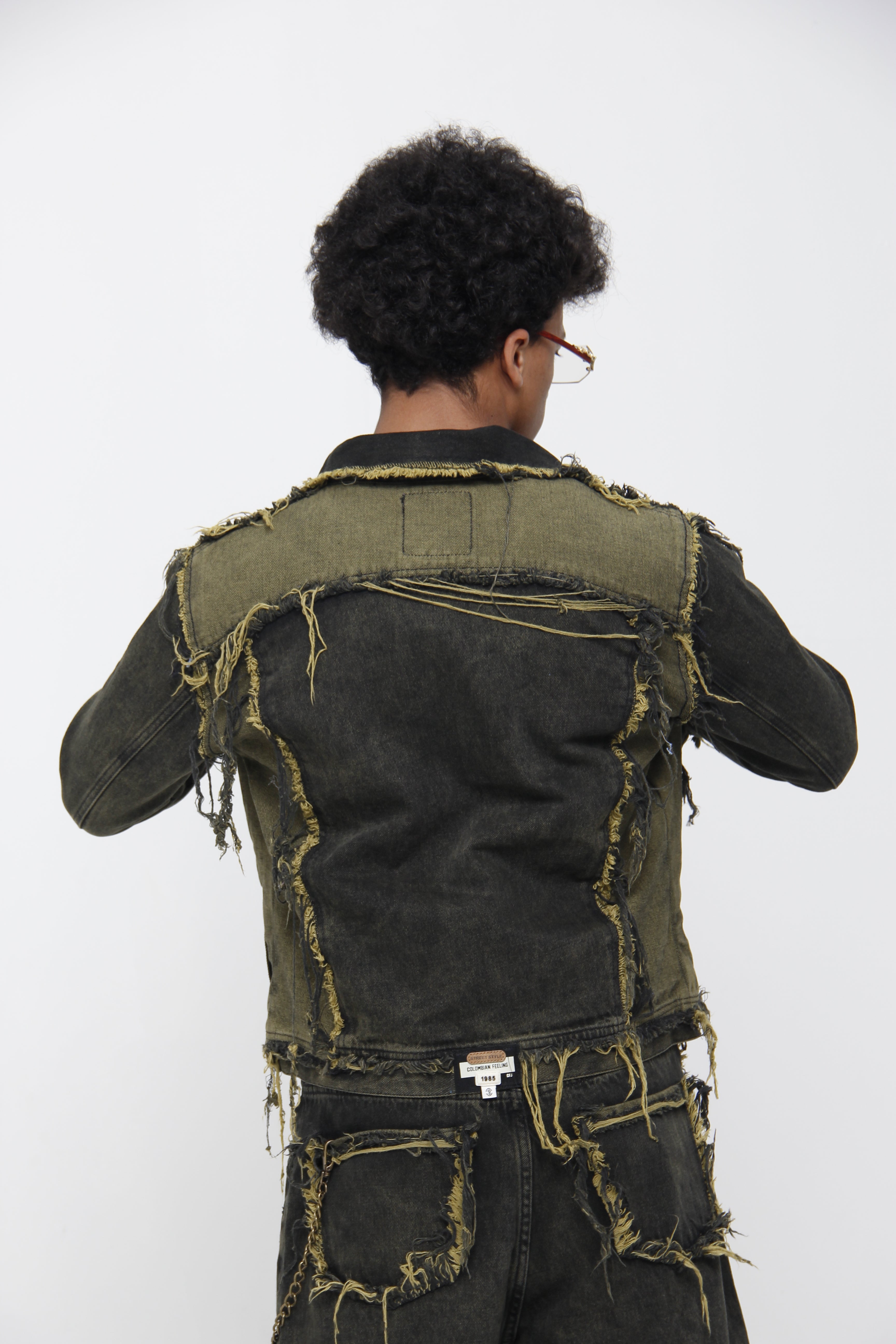 Chaqueta Deconstruida - Estilo Grunge Urbano