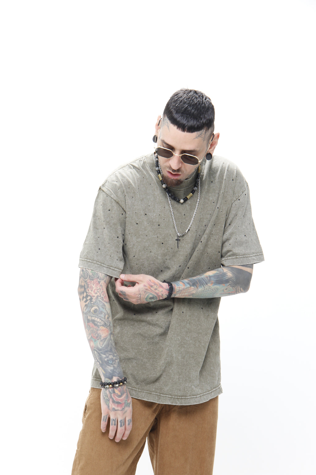 Camiseta Acid Wash – Algodón Pesado con Pedrería Streetwear