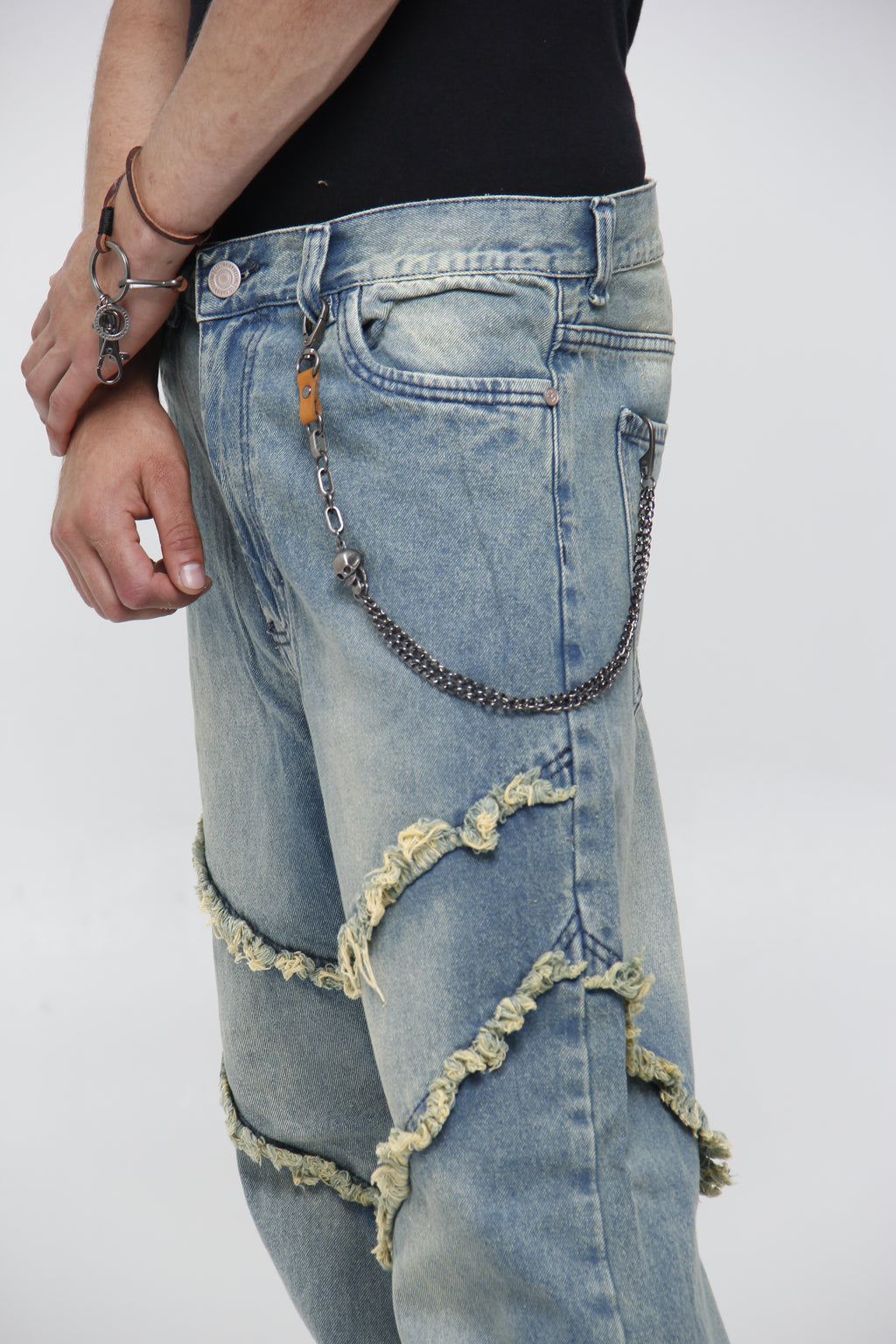 Jean Super Baggy con Costuras Deshilachadas - Grunge Urbano