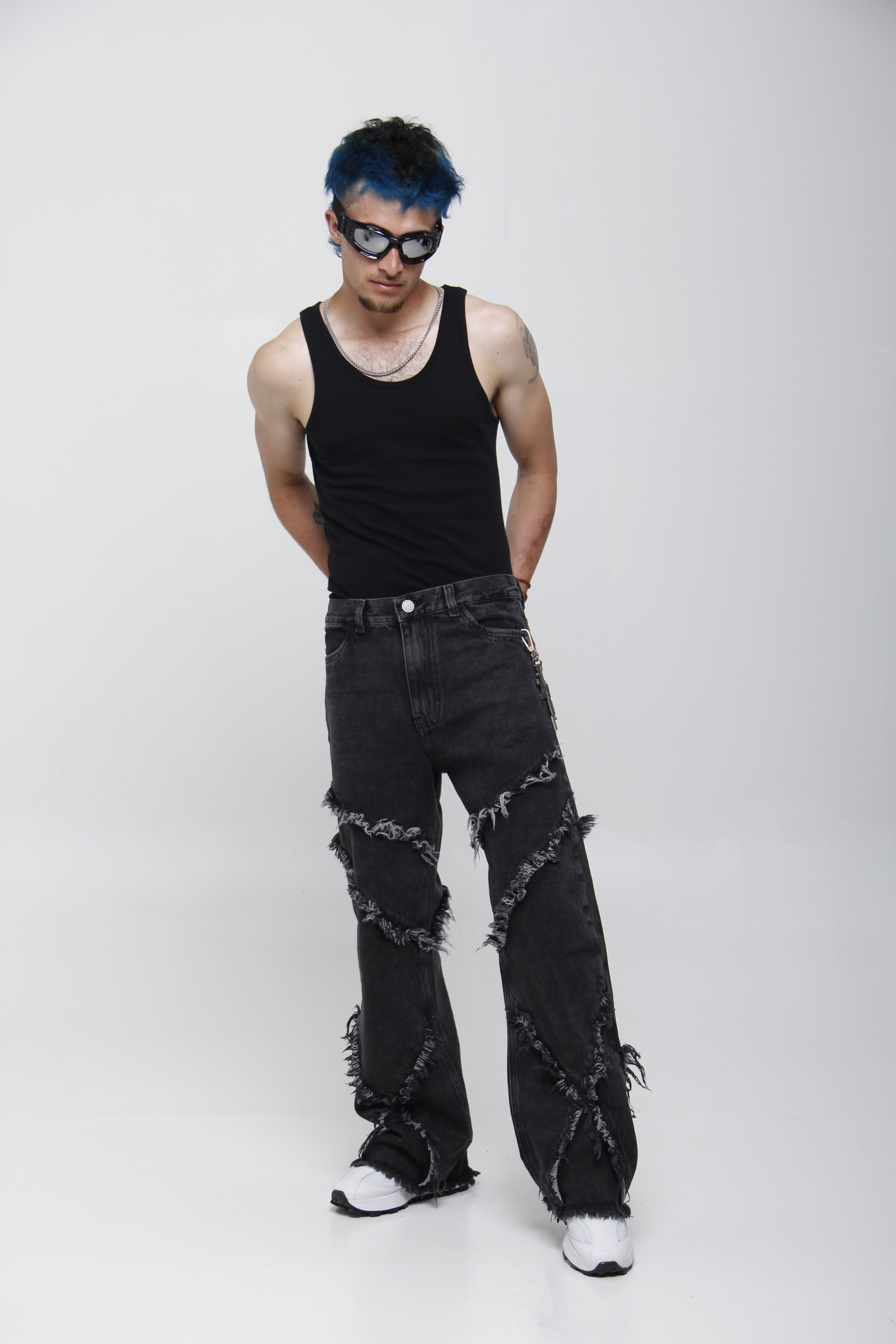 Jean Super Baggy con Costuras Deshilachadas - Estilo Grunge Urbano