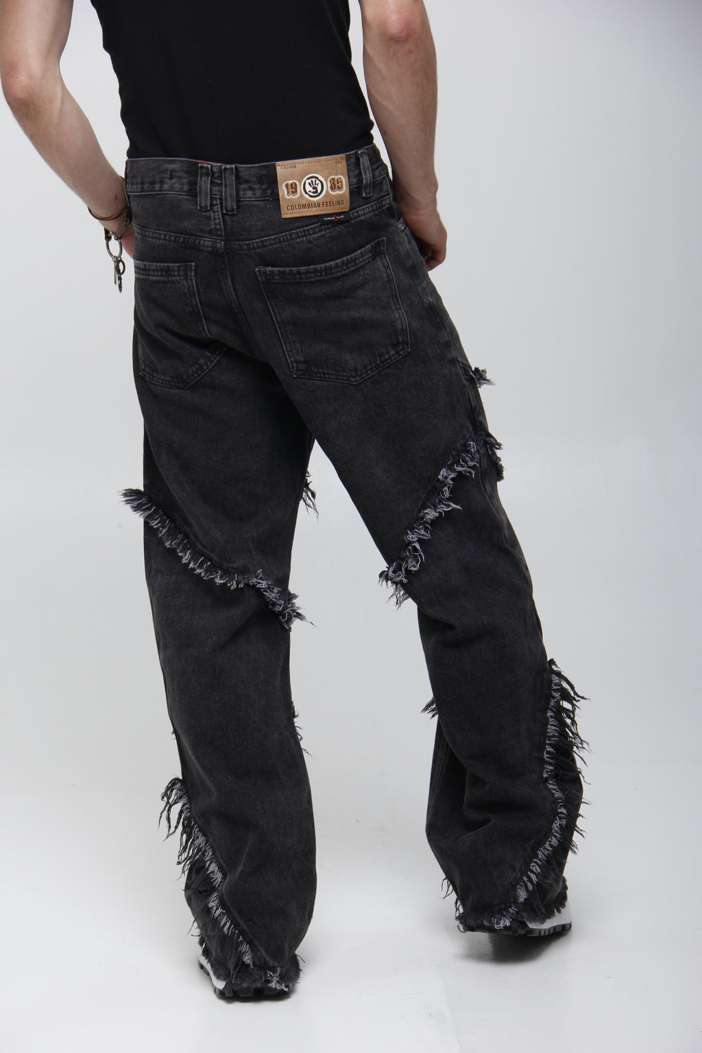 Jean Super Baggy con Costuras Deshilachadas - Estilo Grunge Urbano