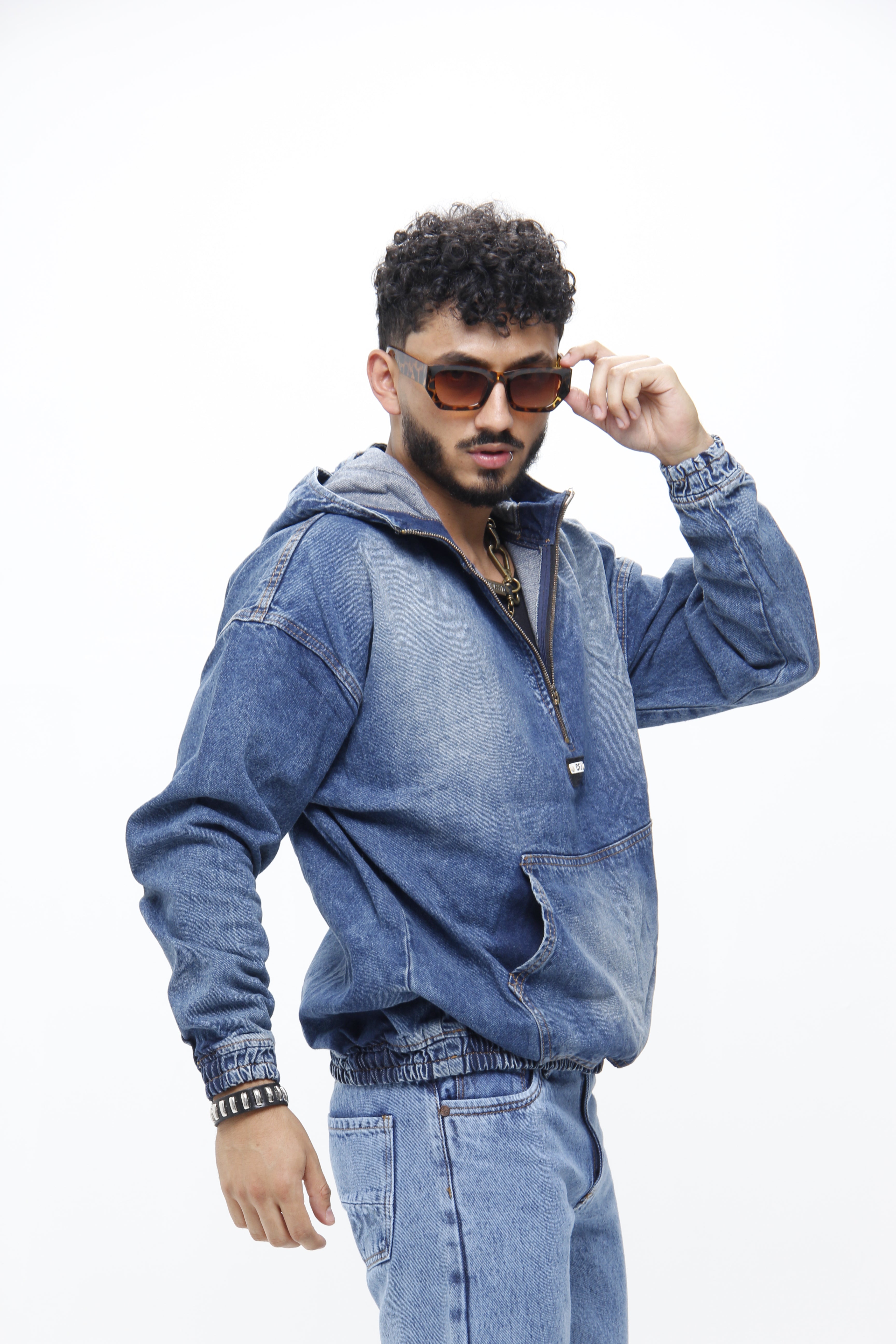 Buso Denim Hoodie – Sudadera denim con Cremallera Media, Capota y Bolsillo Canguro Estilo Streetwear