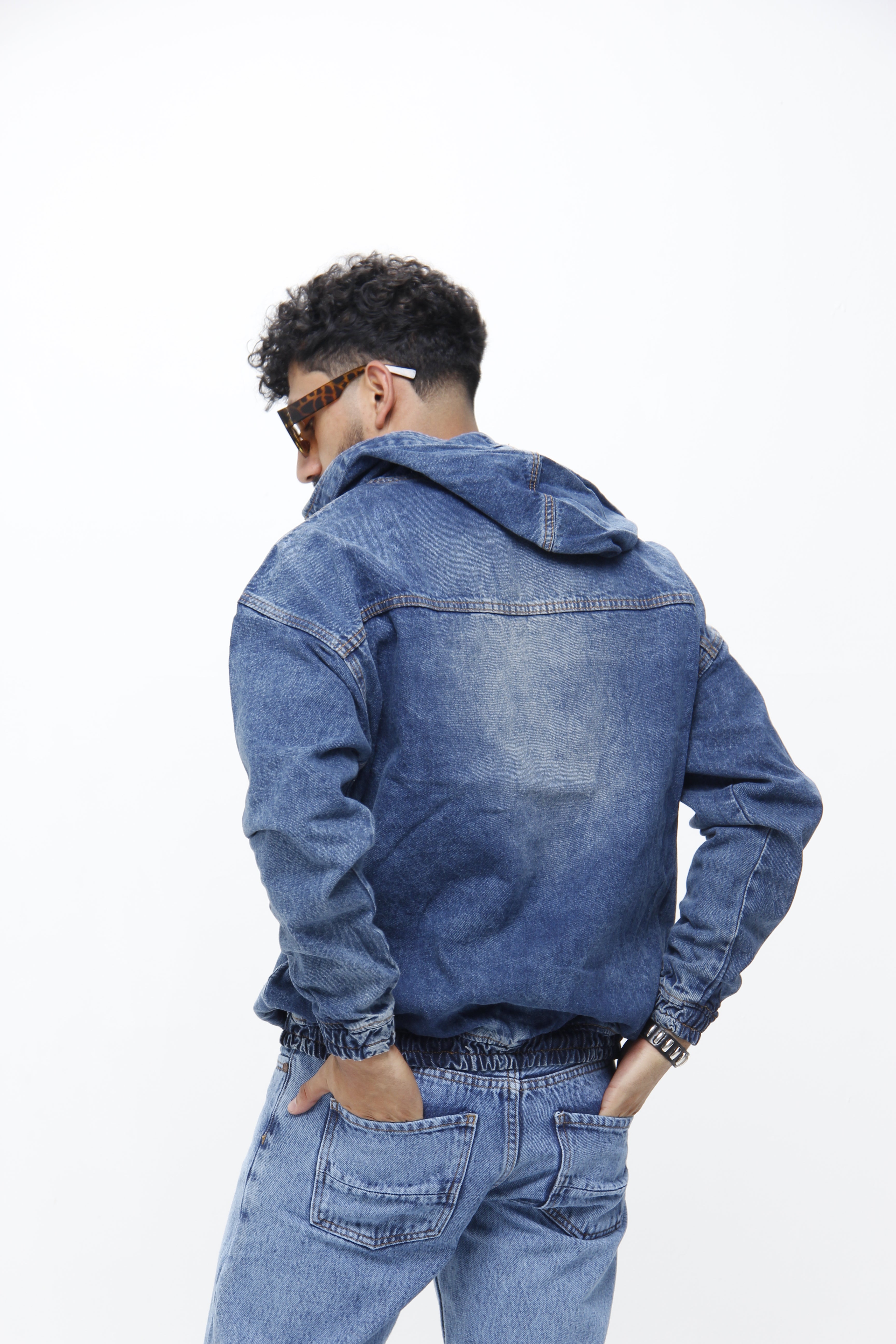Buso Denim Hoodie – Sudadera denim con Cremallera Media, Capota y Bolsillo Canguro Estilo Streetwear
