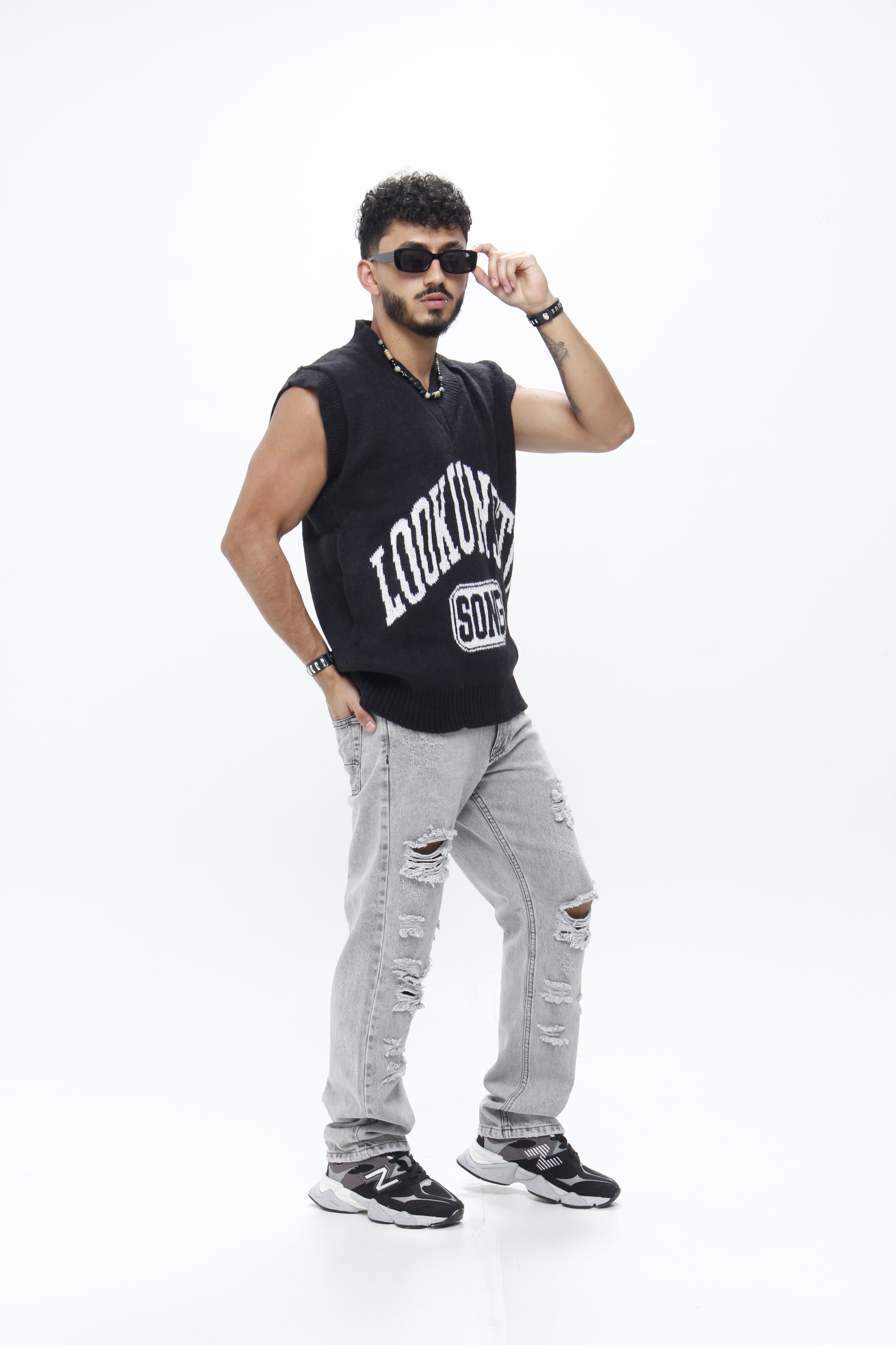 Chaleco Negro – Streetwear Estilo Varsity & Retro Gaming